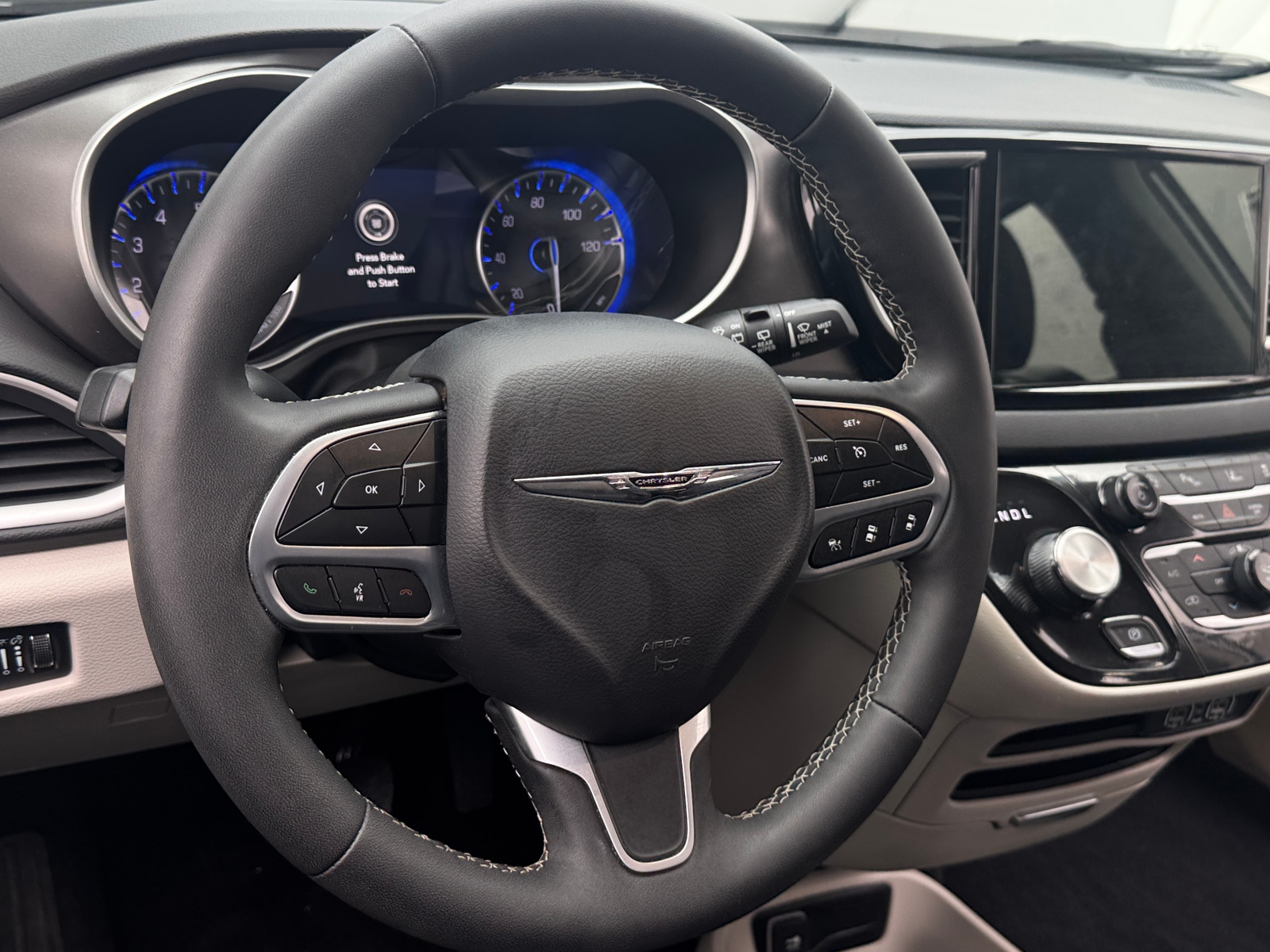 Thumbnail: 2024 Chrysler Pacifica - 4