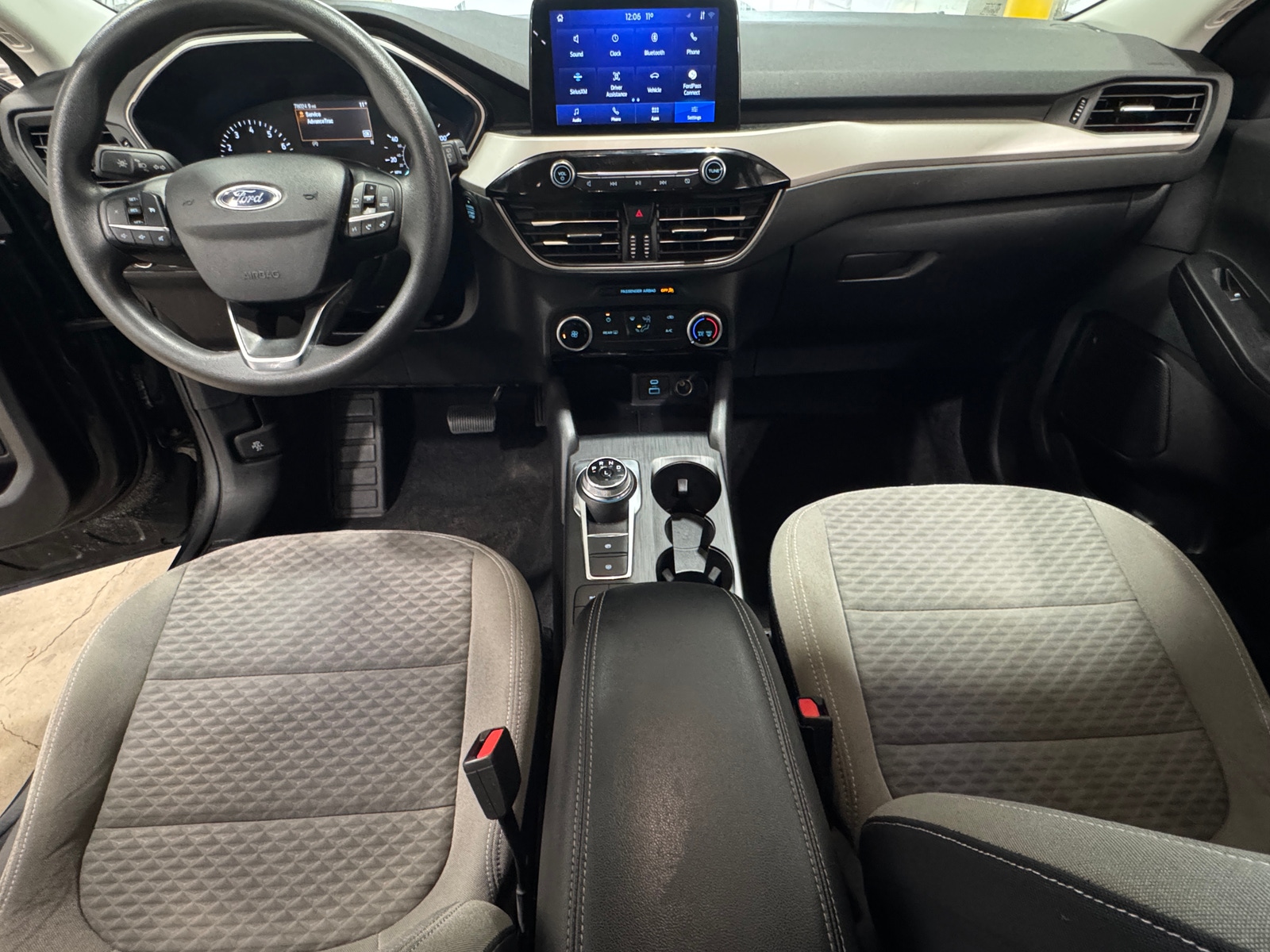 Thumbnail: 2022 Ford Escape - 3