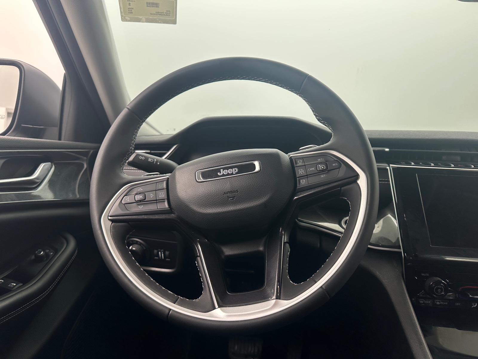 Thumbnail: 2023 Jeep Grand Cherokee - 5