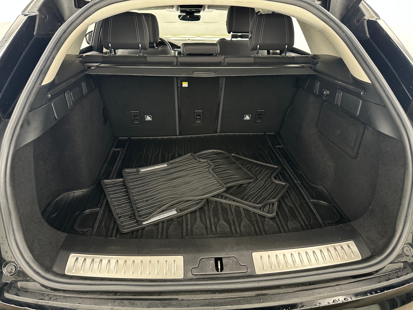 Thumbnail: 2019 Land Rover Range Rover Velar - 6