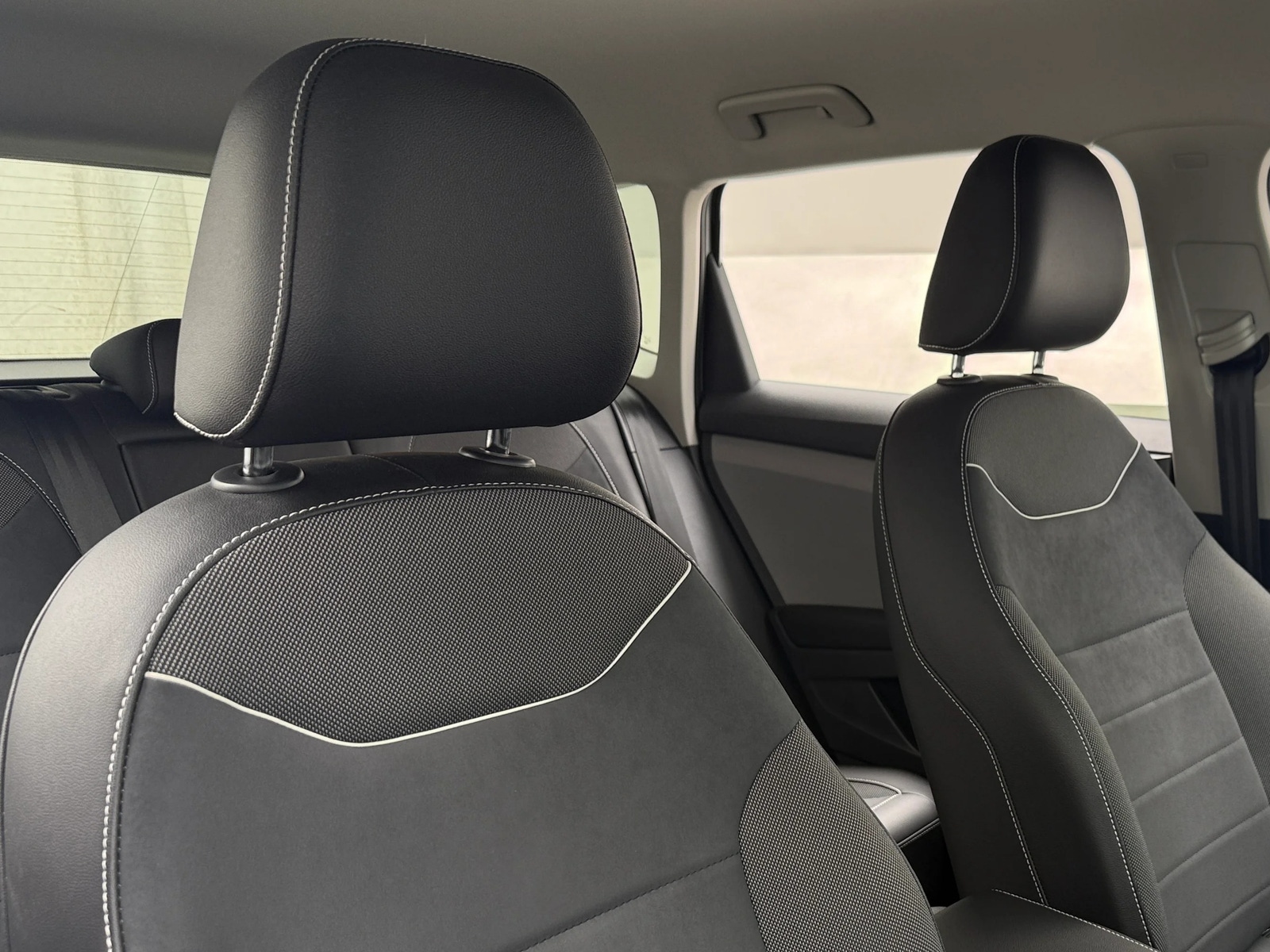 Thumbnail: 2023 Volkswagen Taos - 2