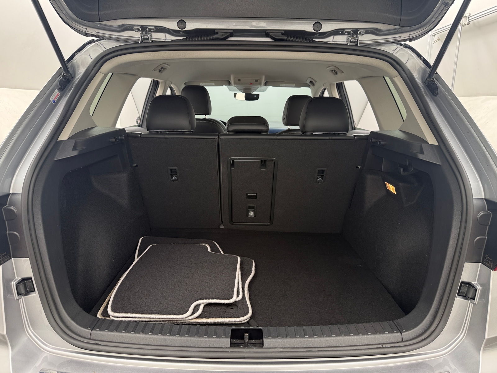 Thumbnail: 2023 Volkswagen Taos - 7