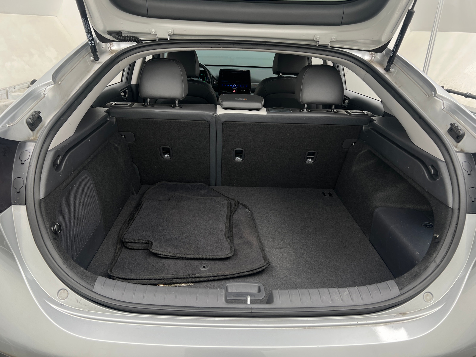 Thumbnail: 2021 Hyundai Ioniq - 6