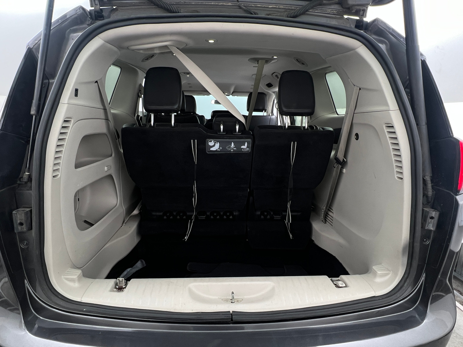 Thumbnail: 2018 Chrysler Pacifica - 6