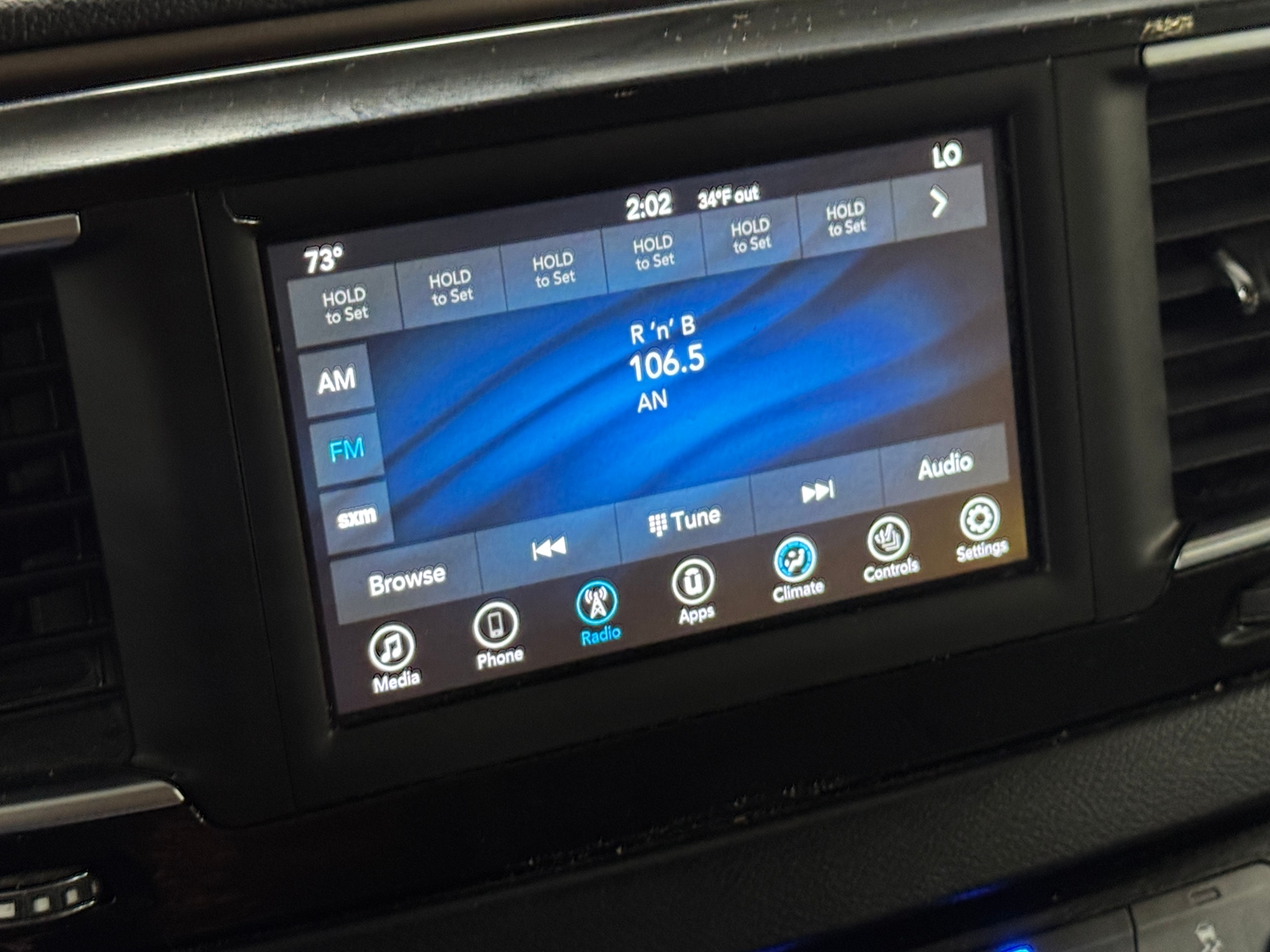 Thumbnail: 2018 Chrysler Pacifica - 3