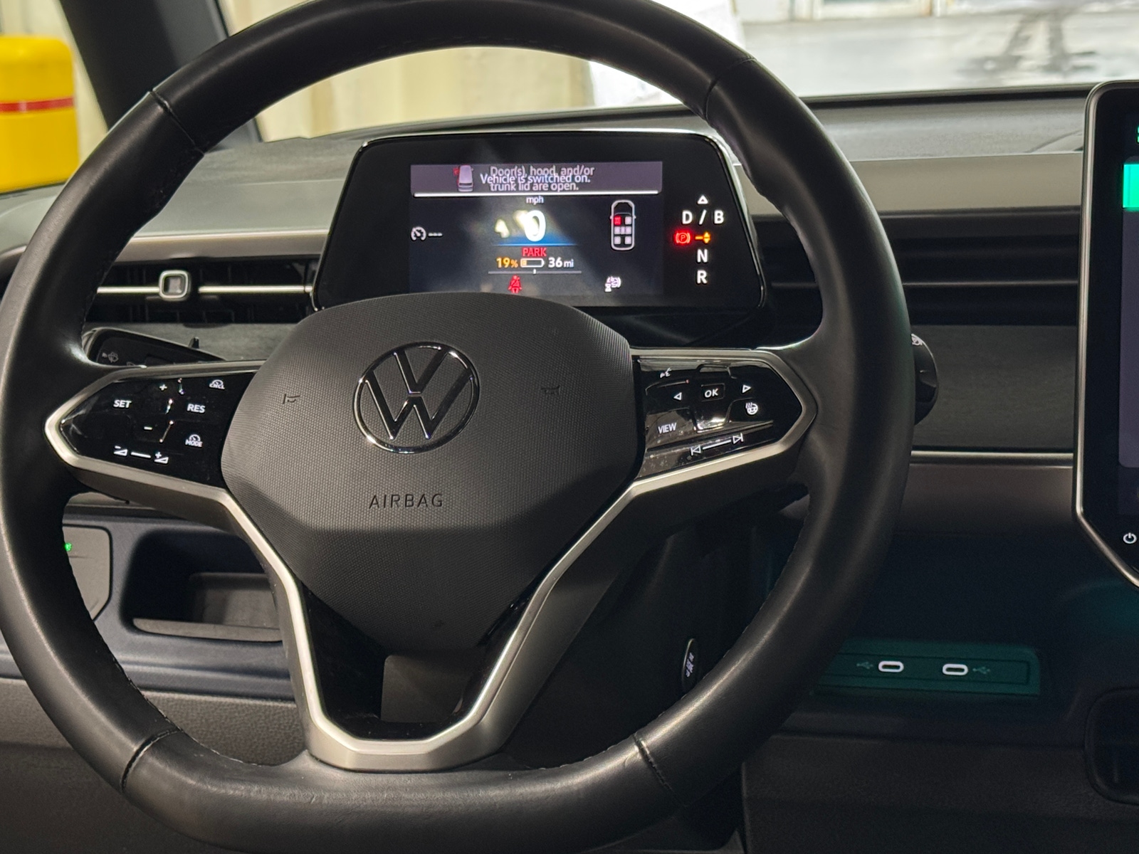 Thumbnail: 2025 Volkswagen ID.Buzz - 4