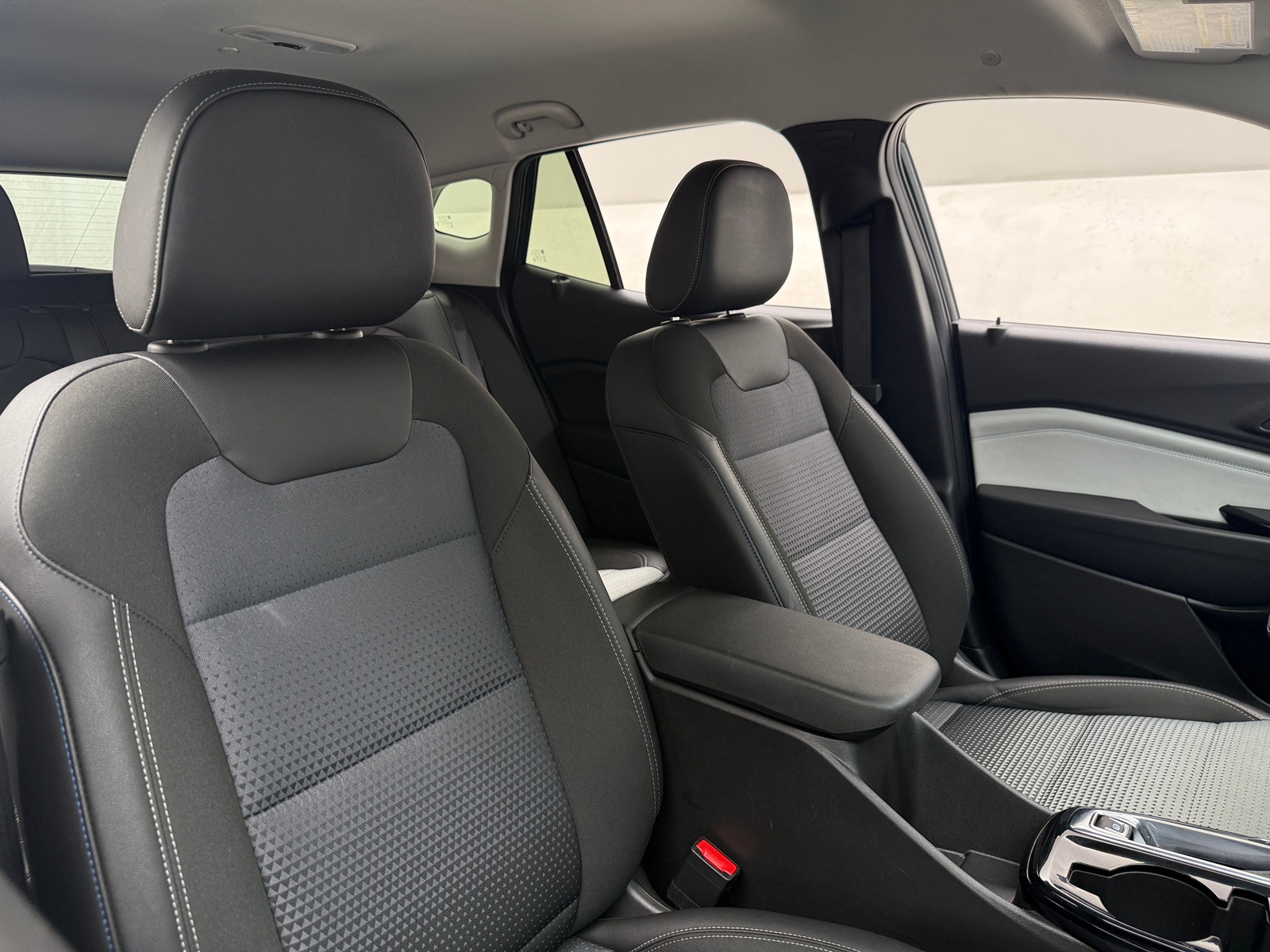 Thumbnail: 2025 Chevrolet Trax - 2