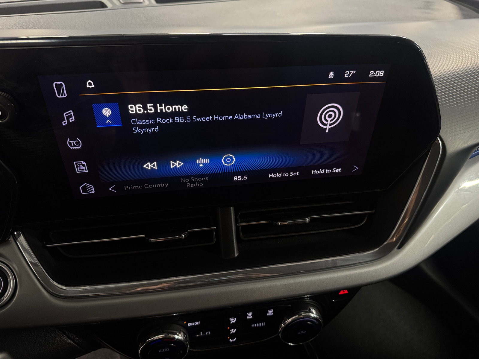 Thumbnail: 2025 Chevrolet Trax - 4