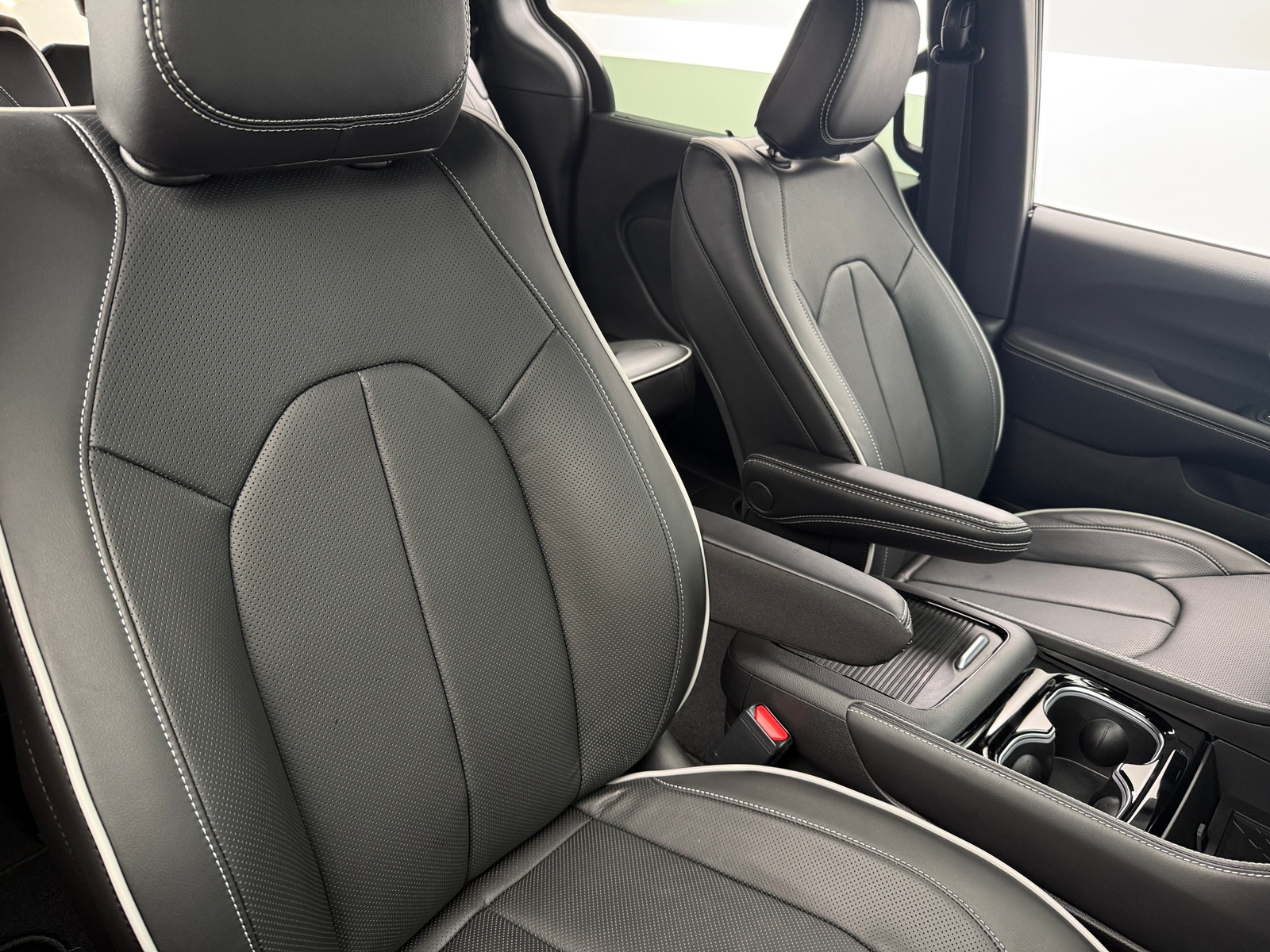 Thumbnail: 2026 Chrysler Pacifica - 2