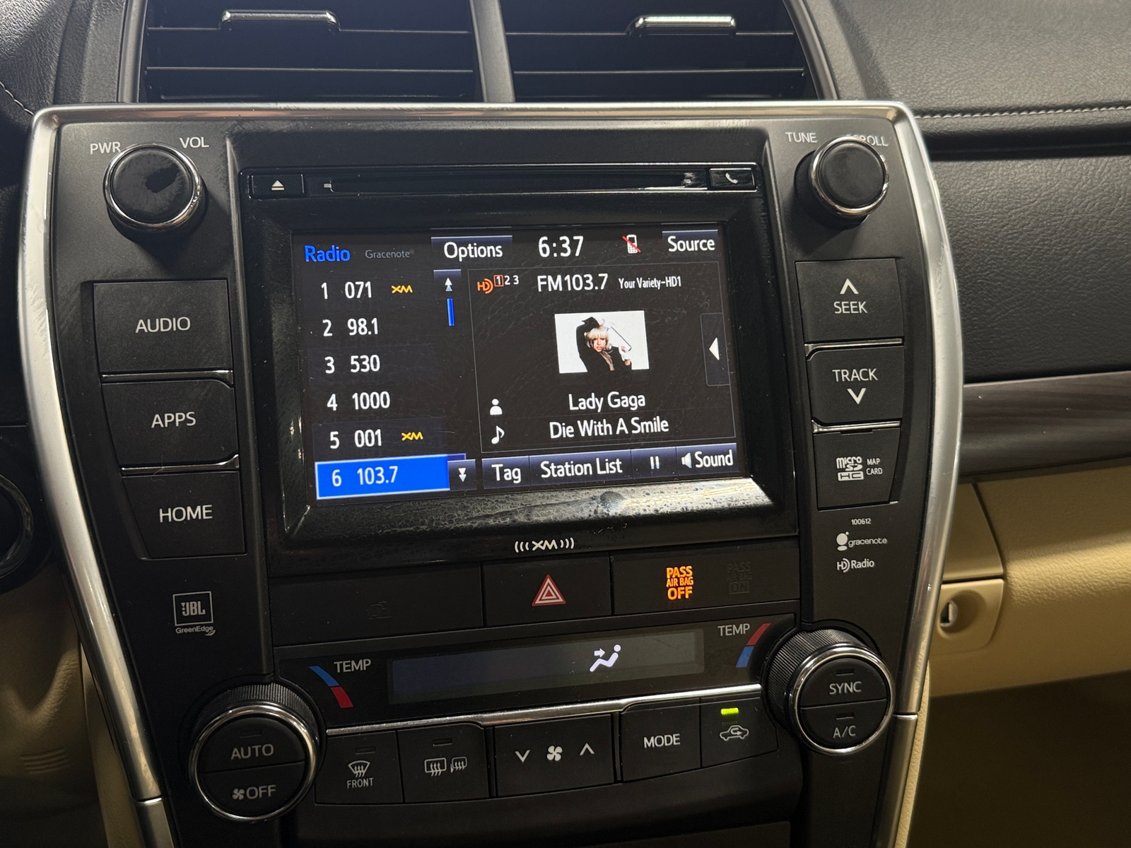 Thumbnail: 2017 Toyota Camry - 4