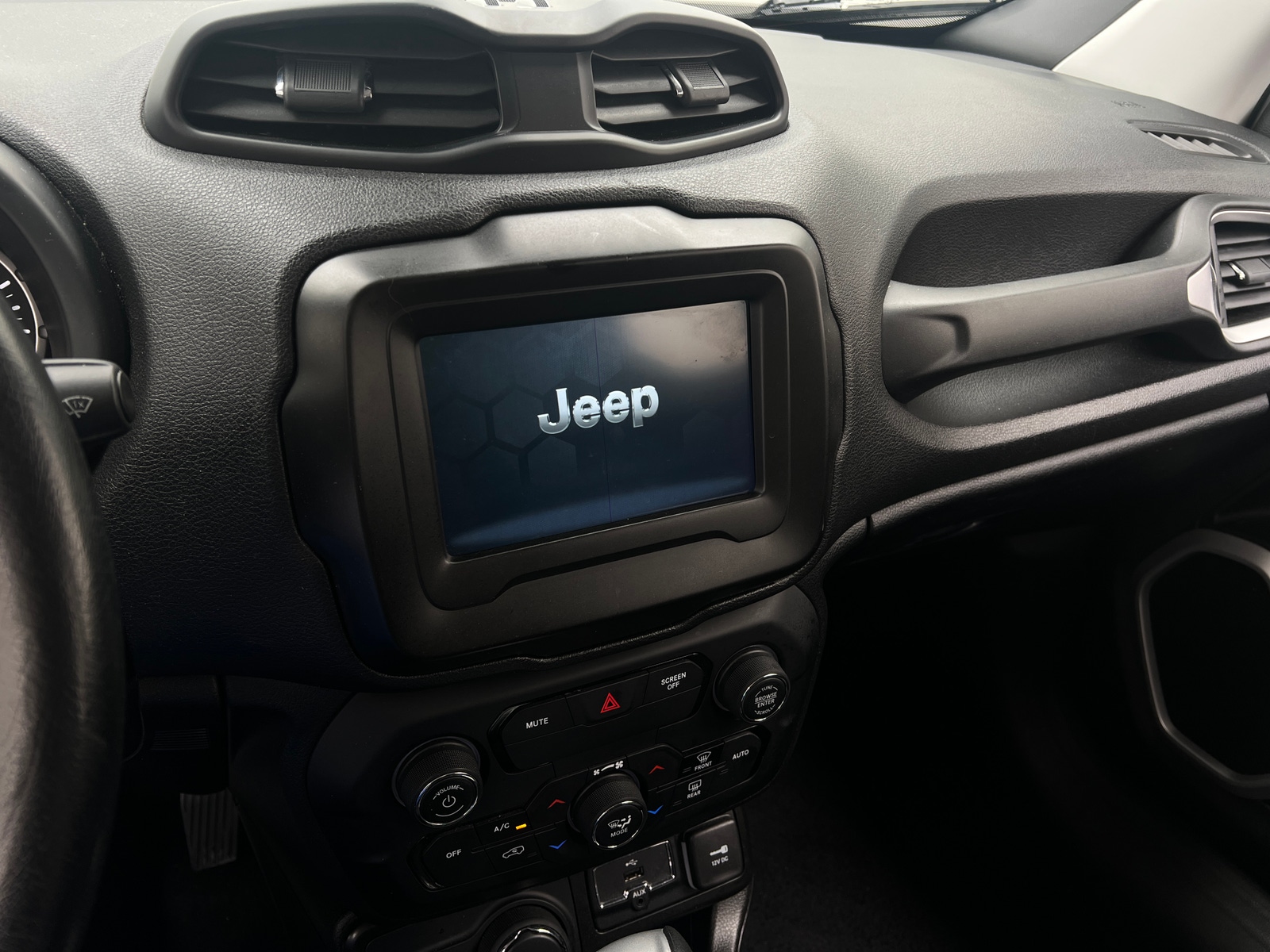 Thumbnail: 2020 Jeep Renegade - 4