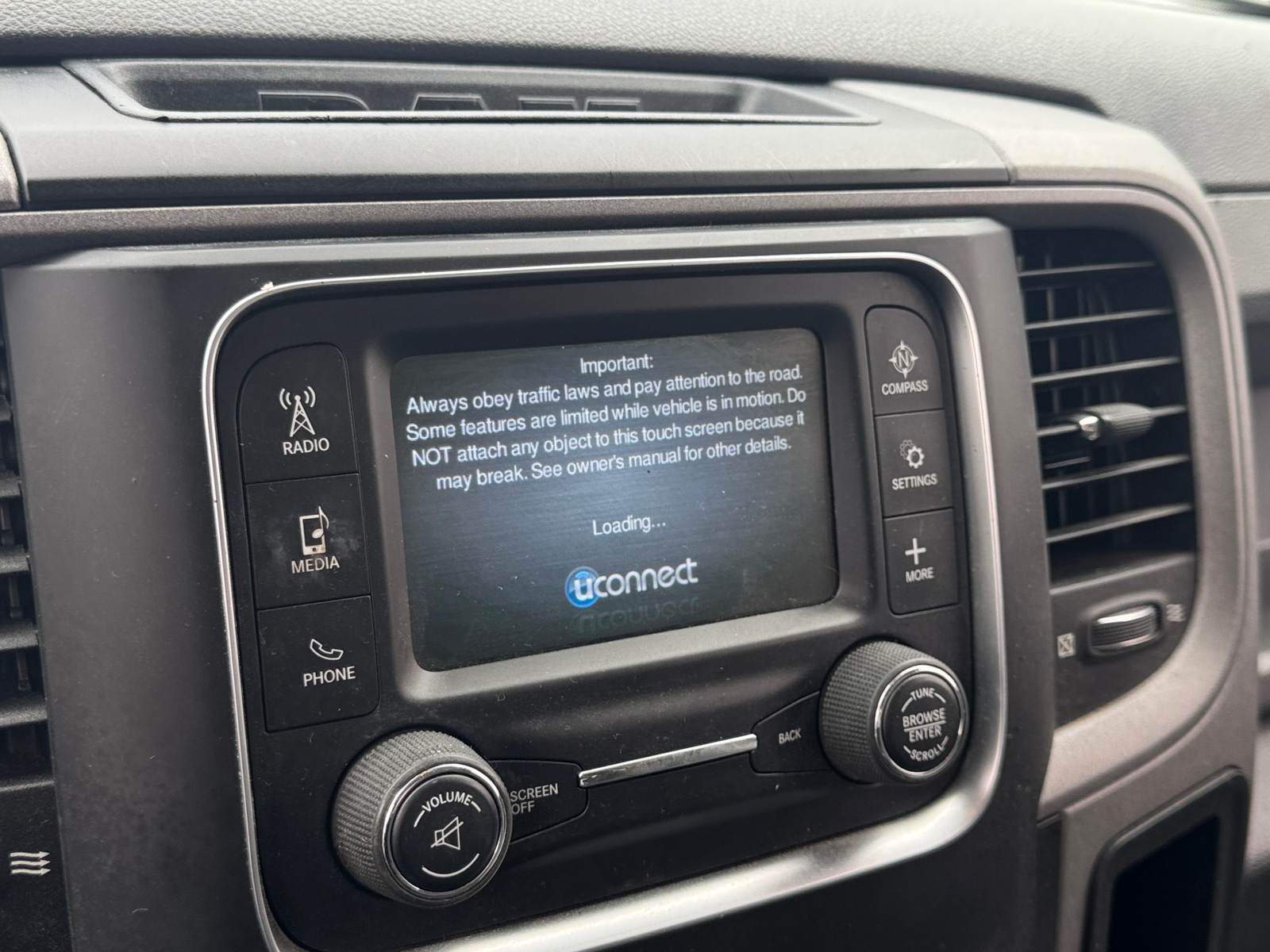 Thumbnail: 2019 RAM 1500 Classic - 4