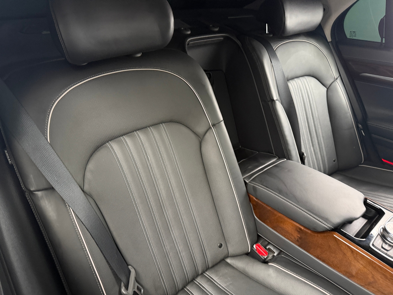 Thumbnail: 2019 Genesis G90 - 5