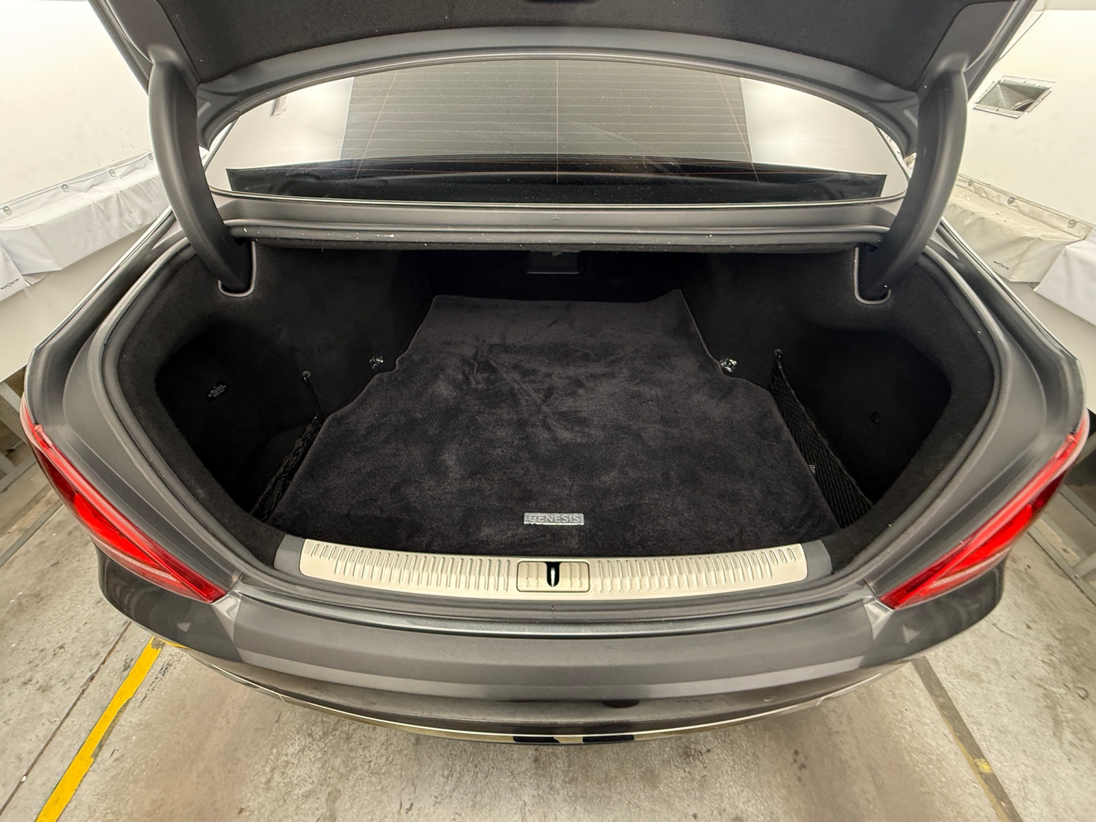 Thumbnail: 2019 Genesis G90 - 6