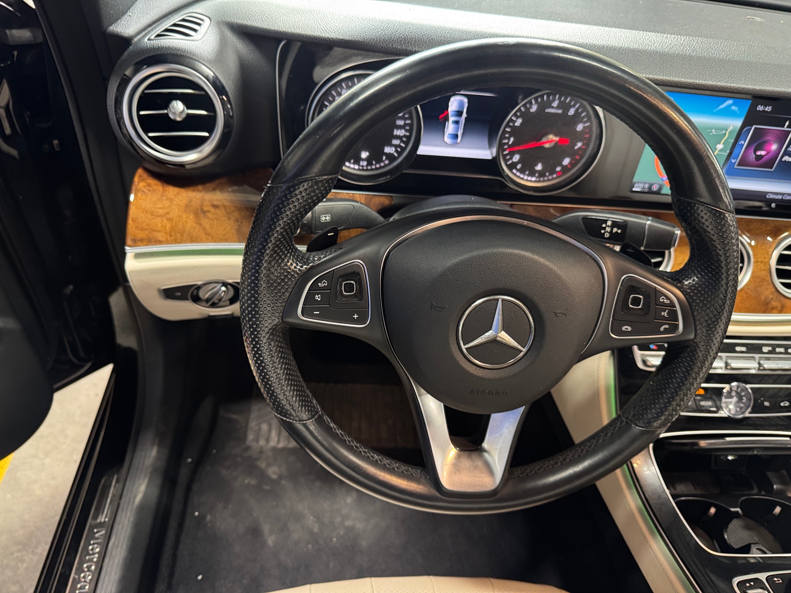 Thumbnail: 2017 Mercedes-Benz E-Class - 4