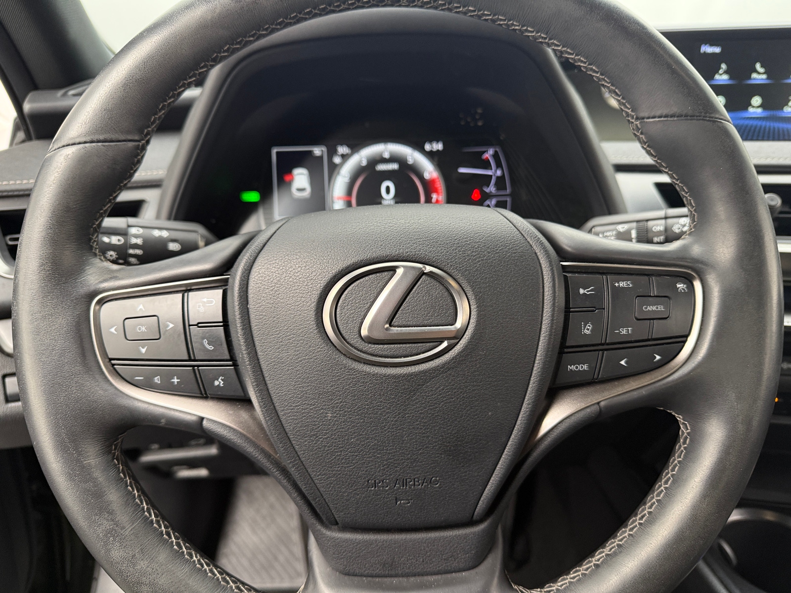 Thumbnail: 2020 Lexus UX - 4