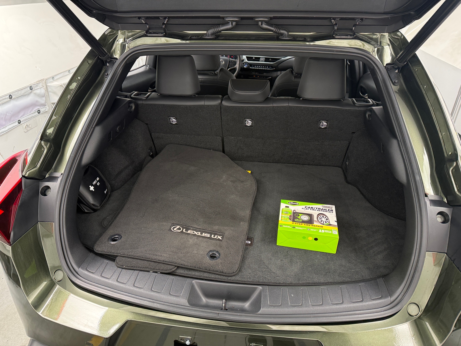 Thumbnail: 2020 Lexus UX - 6