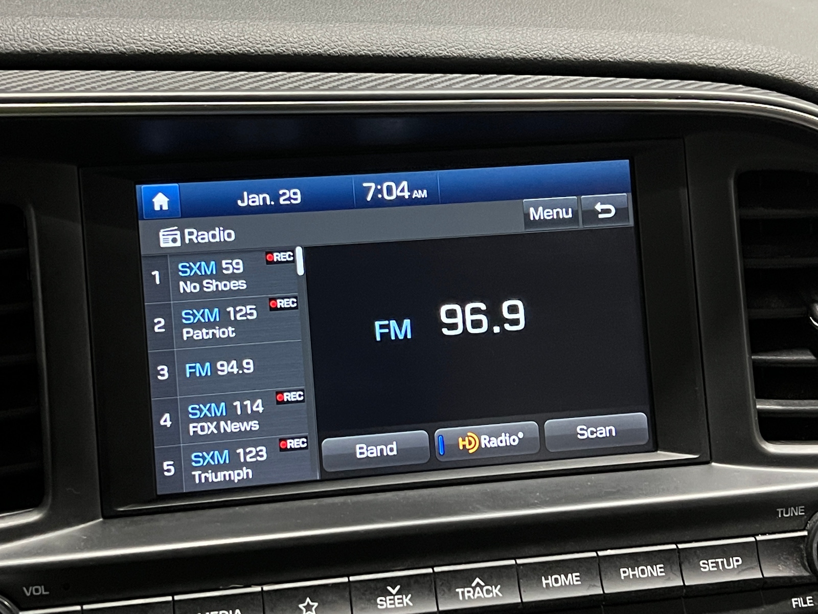 Thumbnail: 2020 Hyundai Elantra - 4