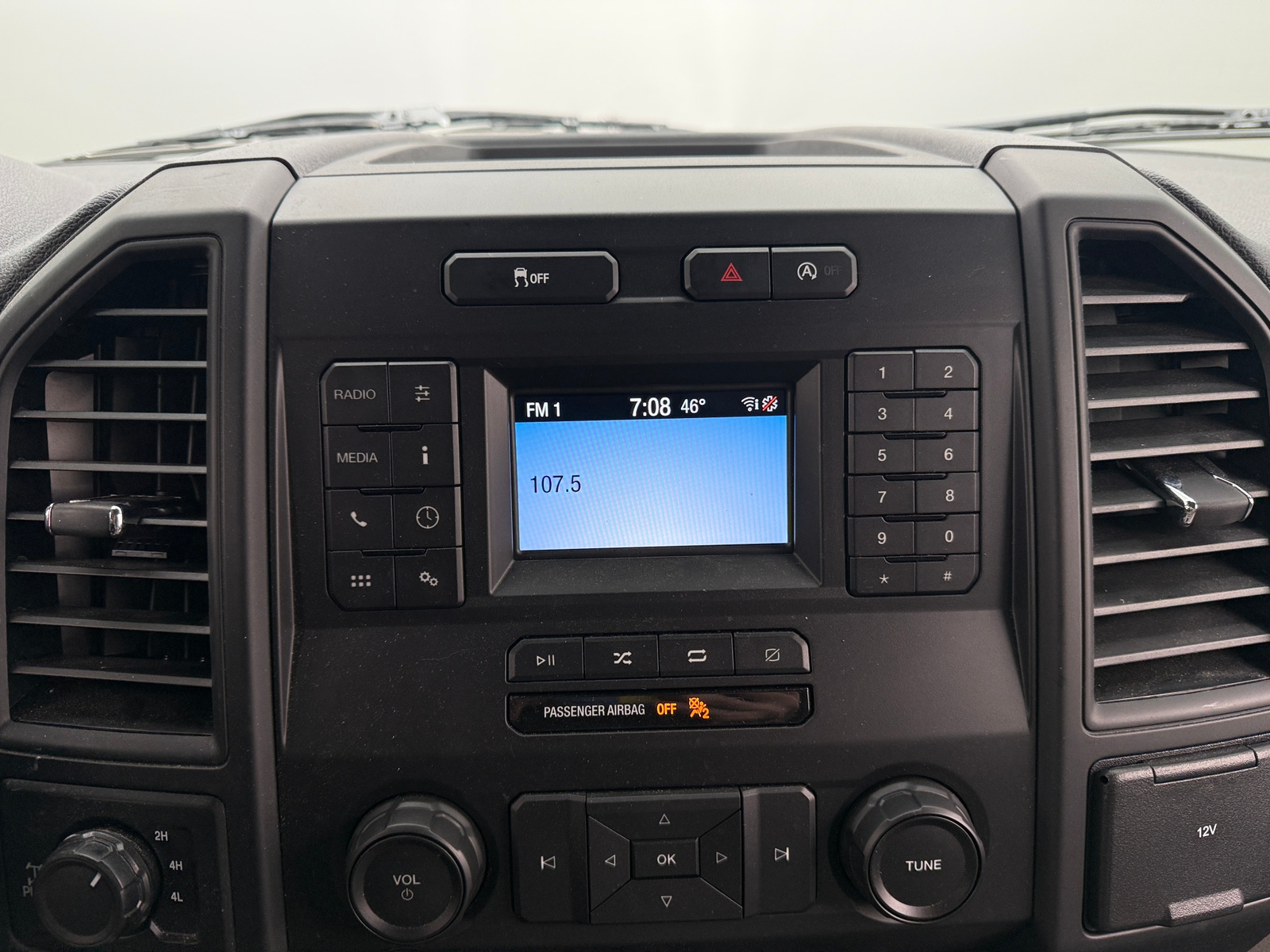 Thumbnail: 2019 Ford Econoline - 3