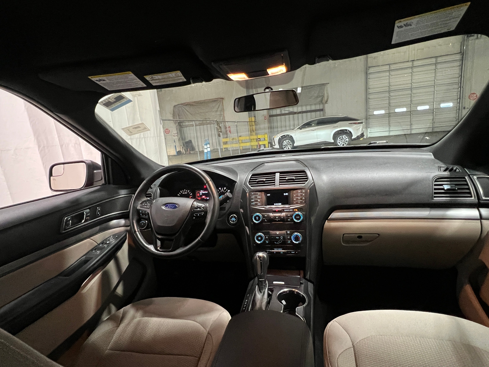 Thumbnail: 2019 Ford Explorer - 3