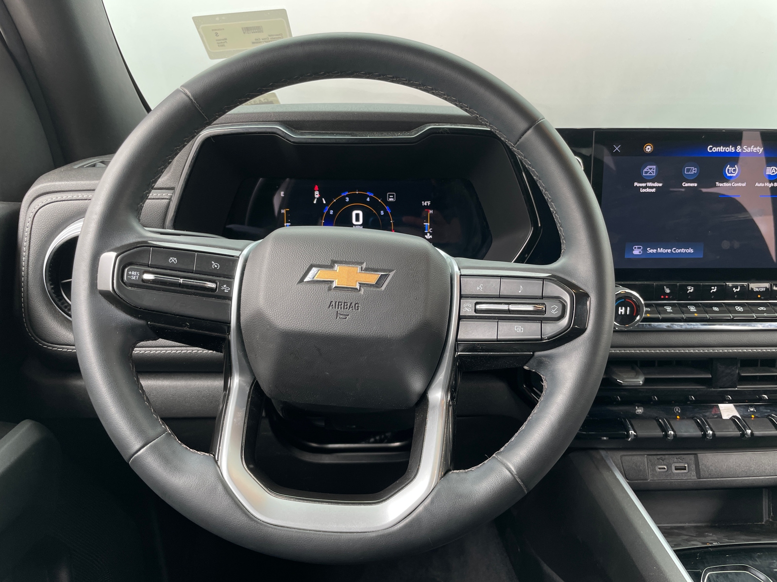 Thumbnail: 2023 Chevrolet Colorado - 5