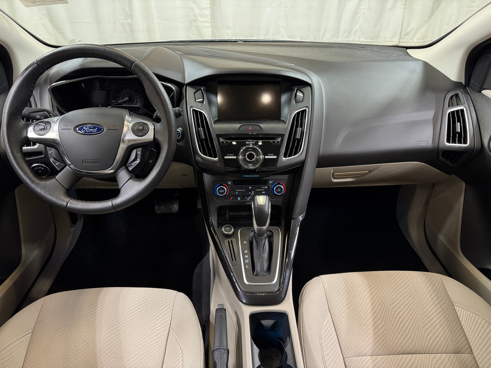 Thumbnail: 2016 Ford Focus - 3