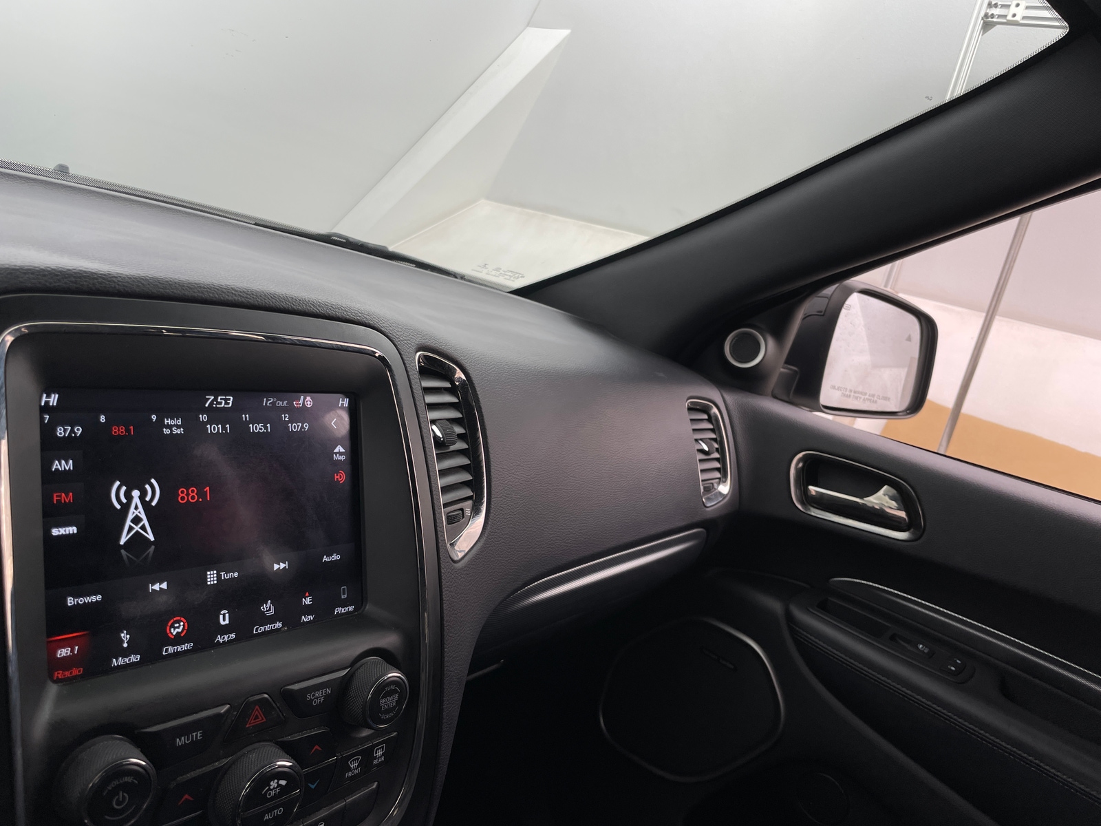 Thumbnail: 2019 Dodge Durango - 3