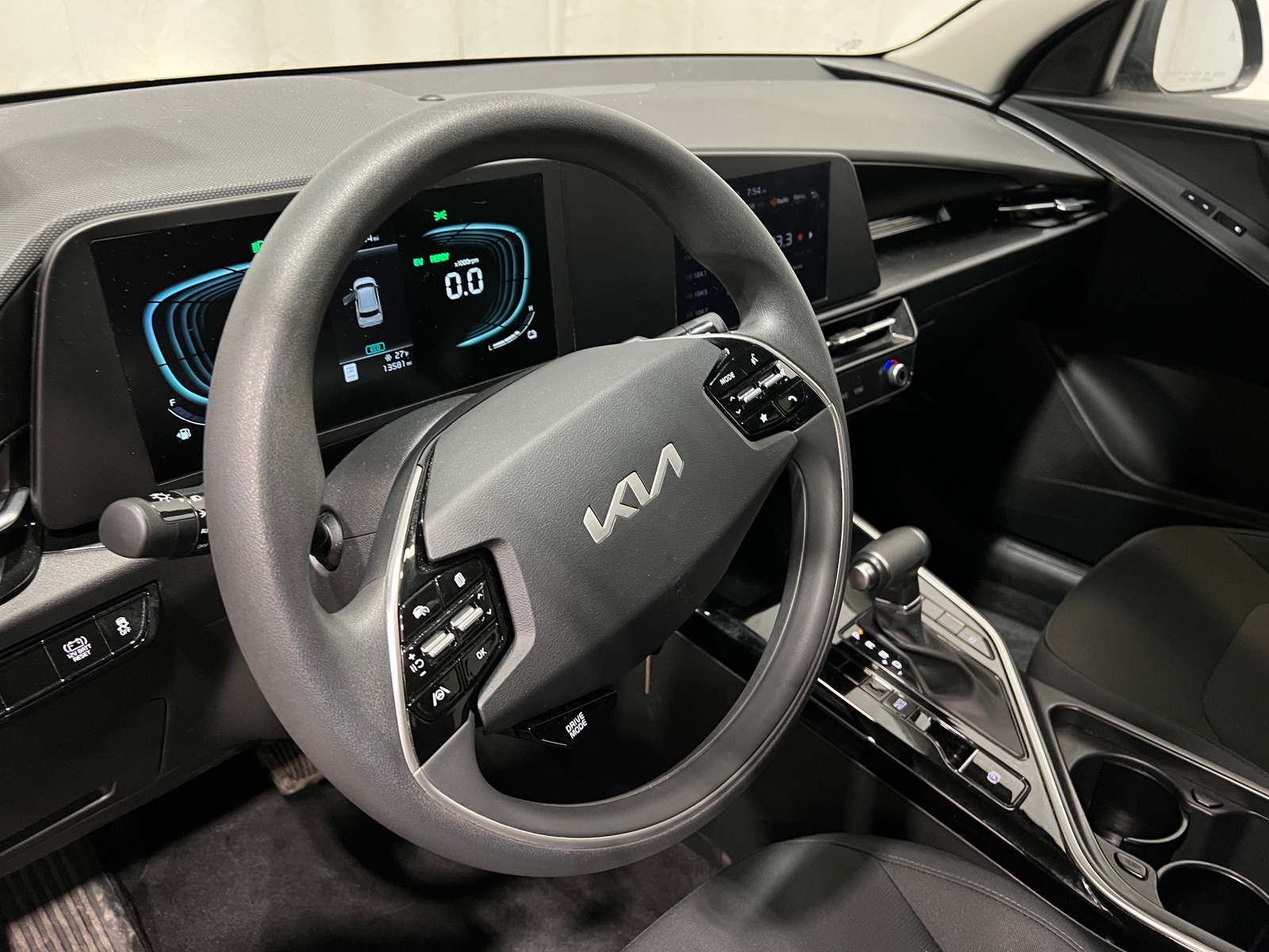 Thumbnail: 2024 Kia Niro - 5