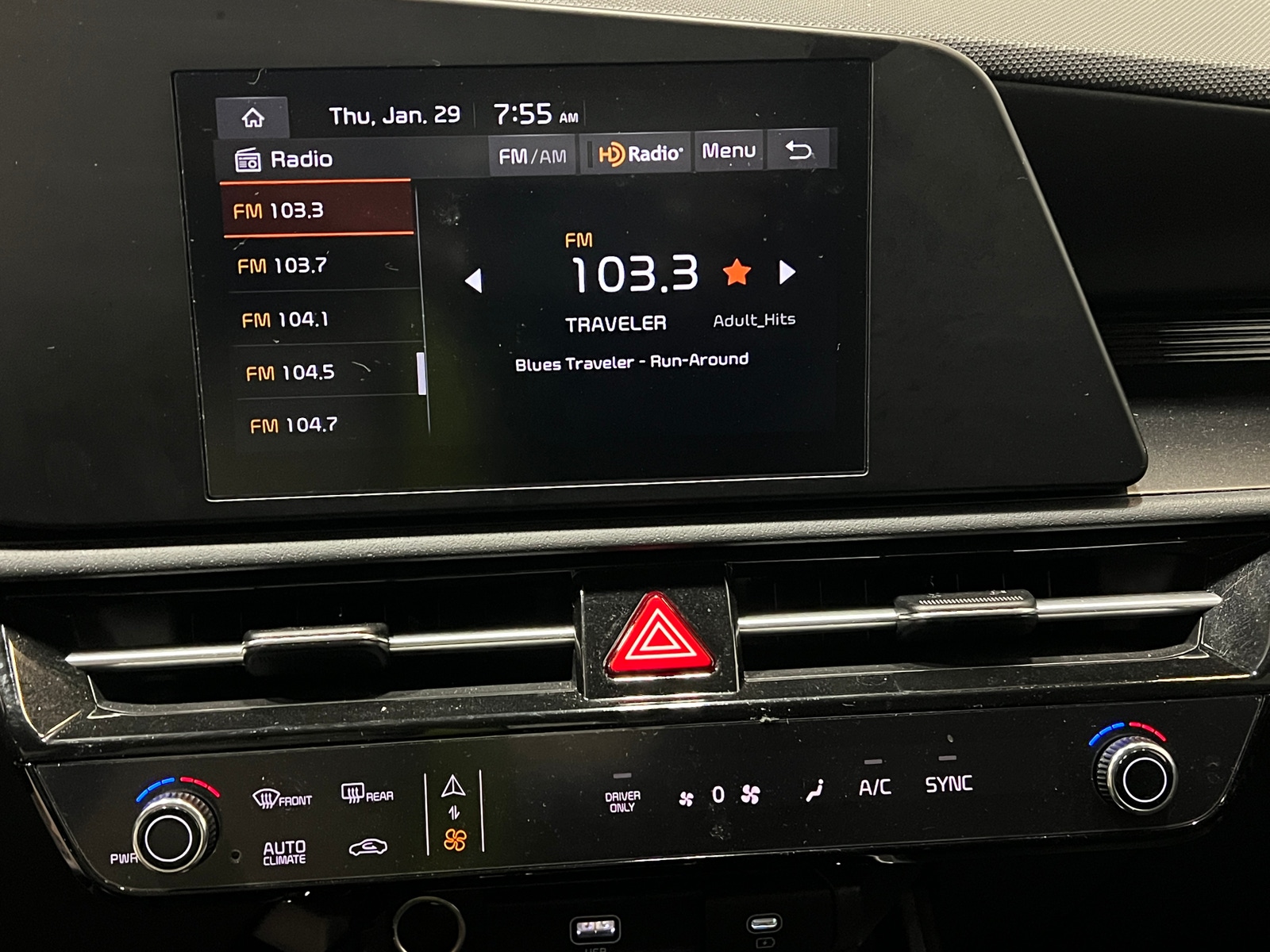 Thumbnail: 2024 Kia Niro - 4