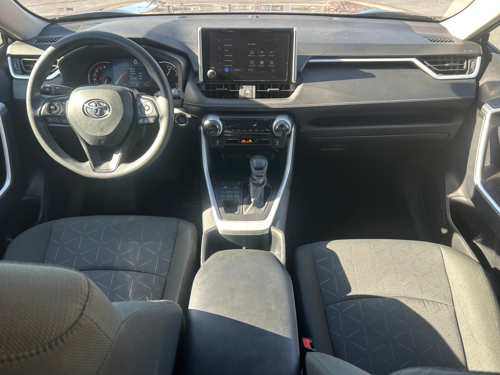 Thumbnail: 2025 Toyota RAV4 - 3