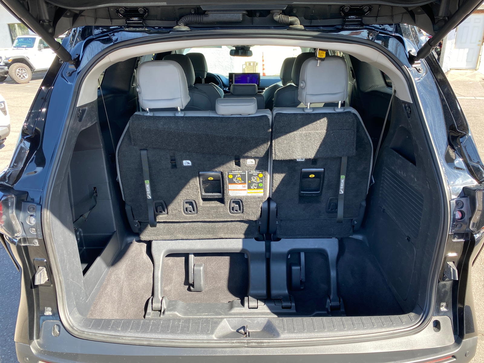 Thumbnail: 2025 Toyota Sienna - 7