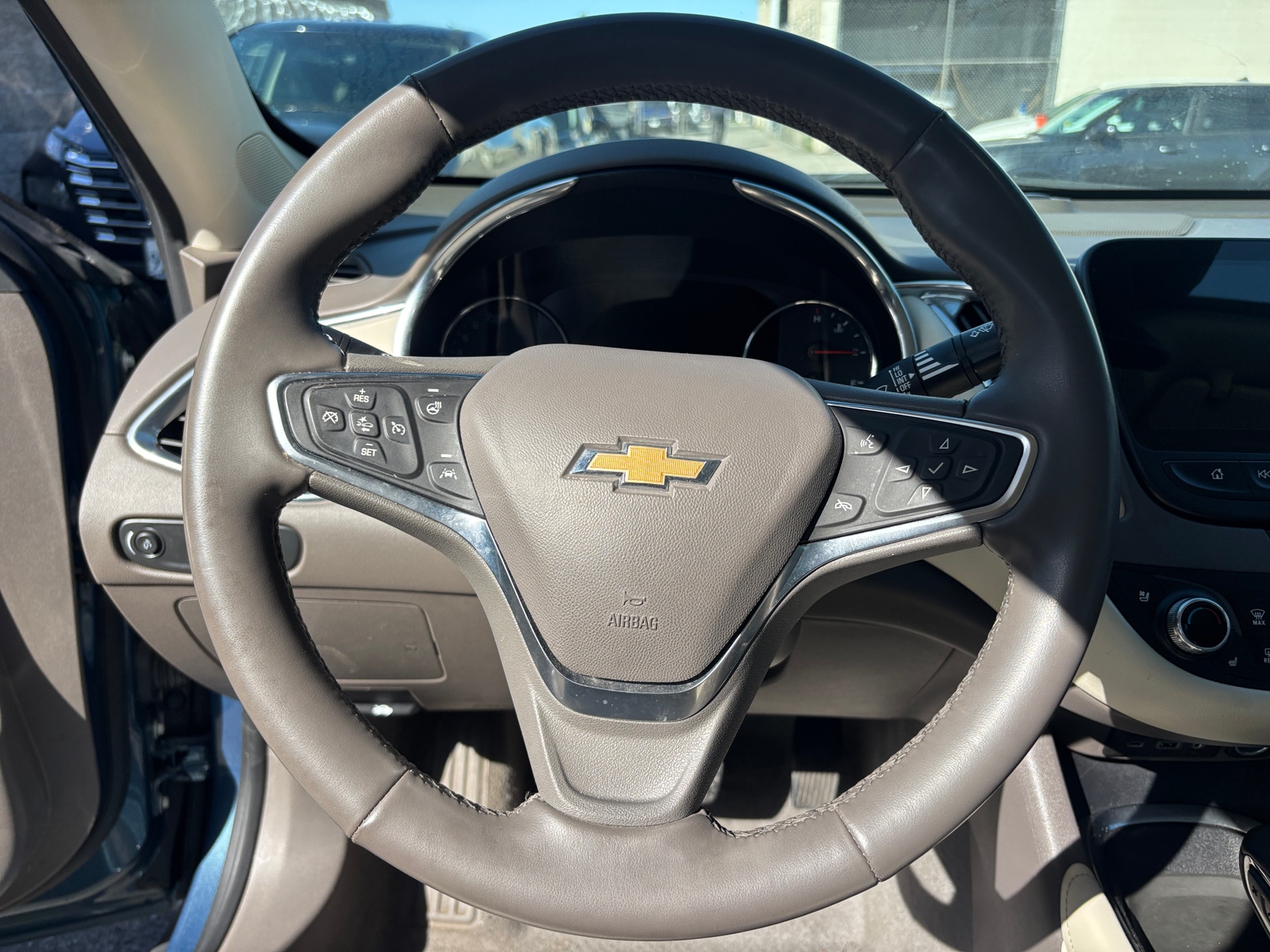 Thumbnail: 2024 Chevrolet Malibu - 4