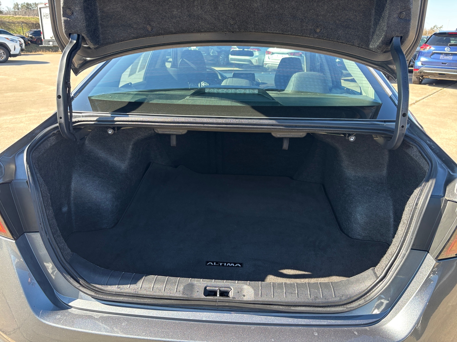 Thumbnail: 2025 Nissan Altima - 6