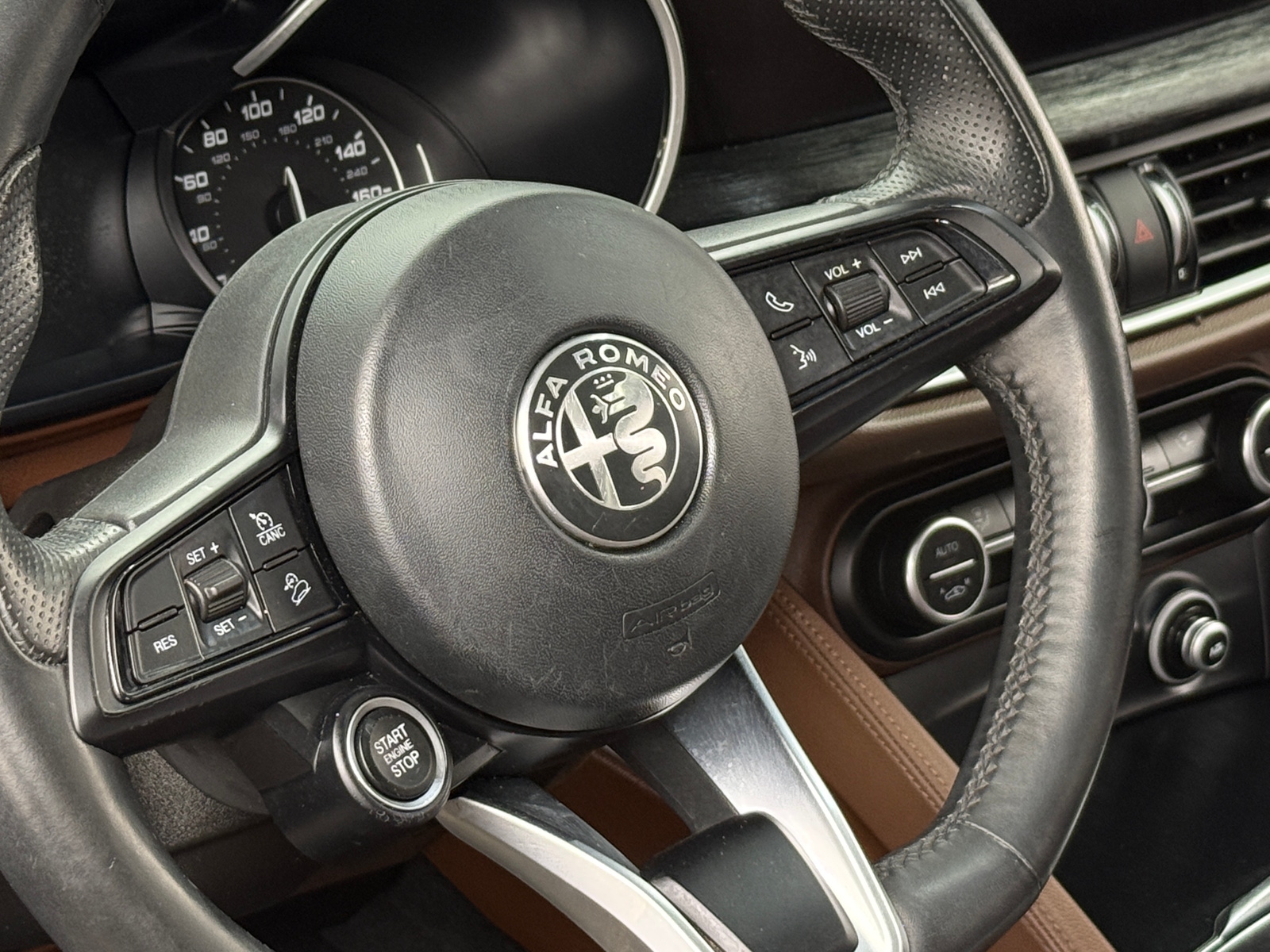 Thumbnail: 2020 Alfa Romeo Stelvio - 4