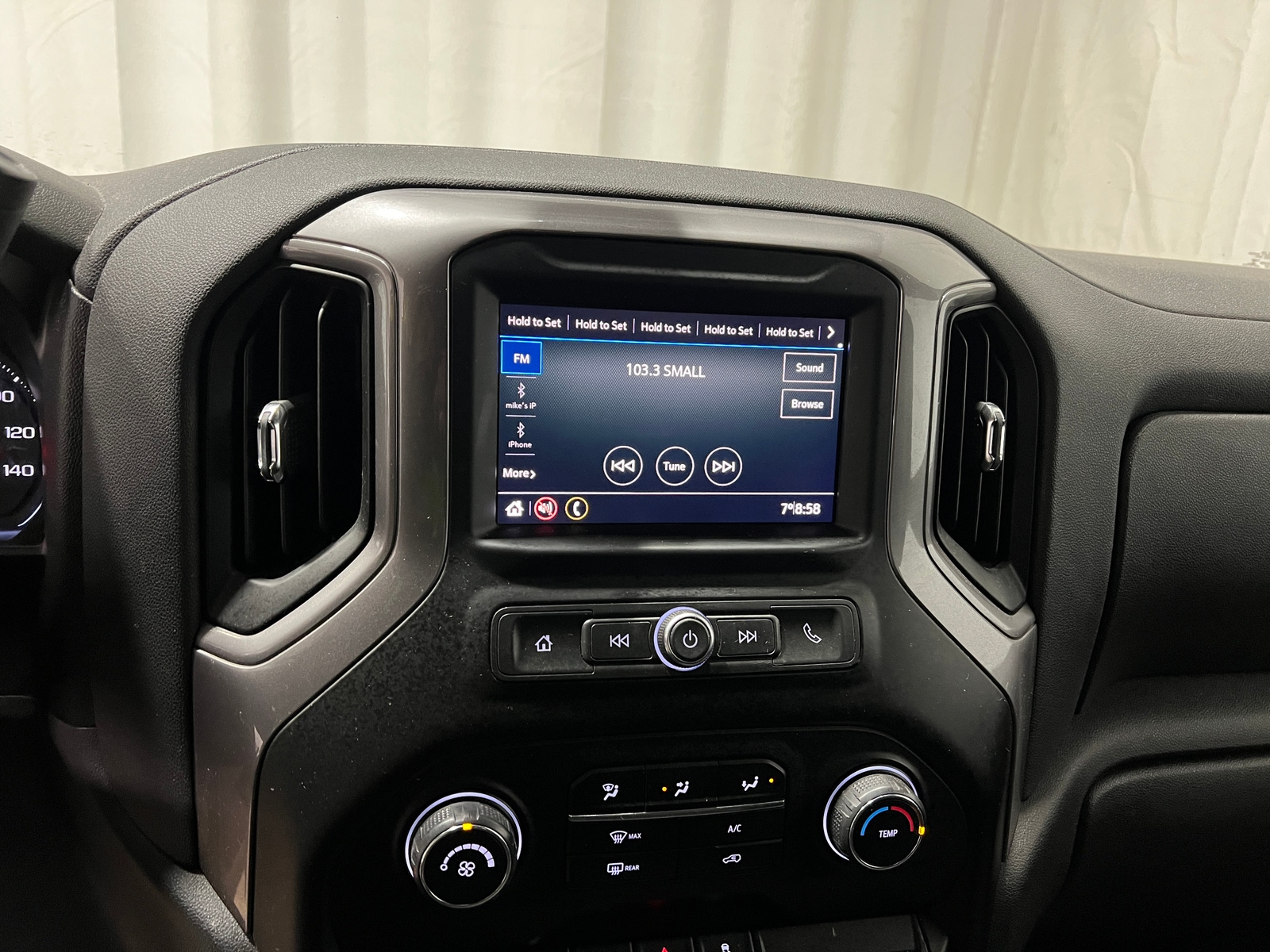 Thumbnail: 2020 Chevrolet Silverado 1500 - 4