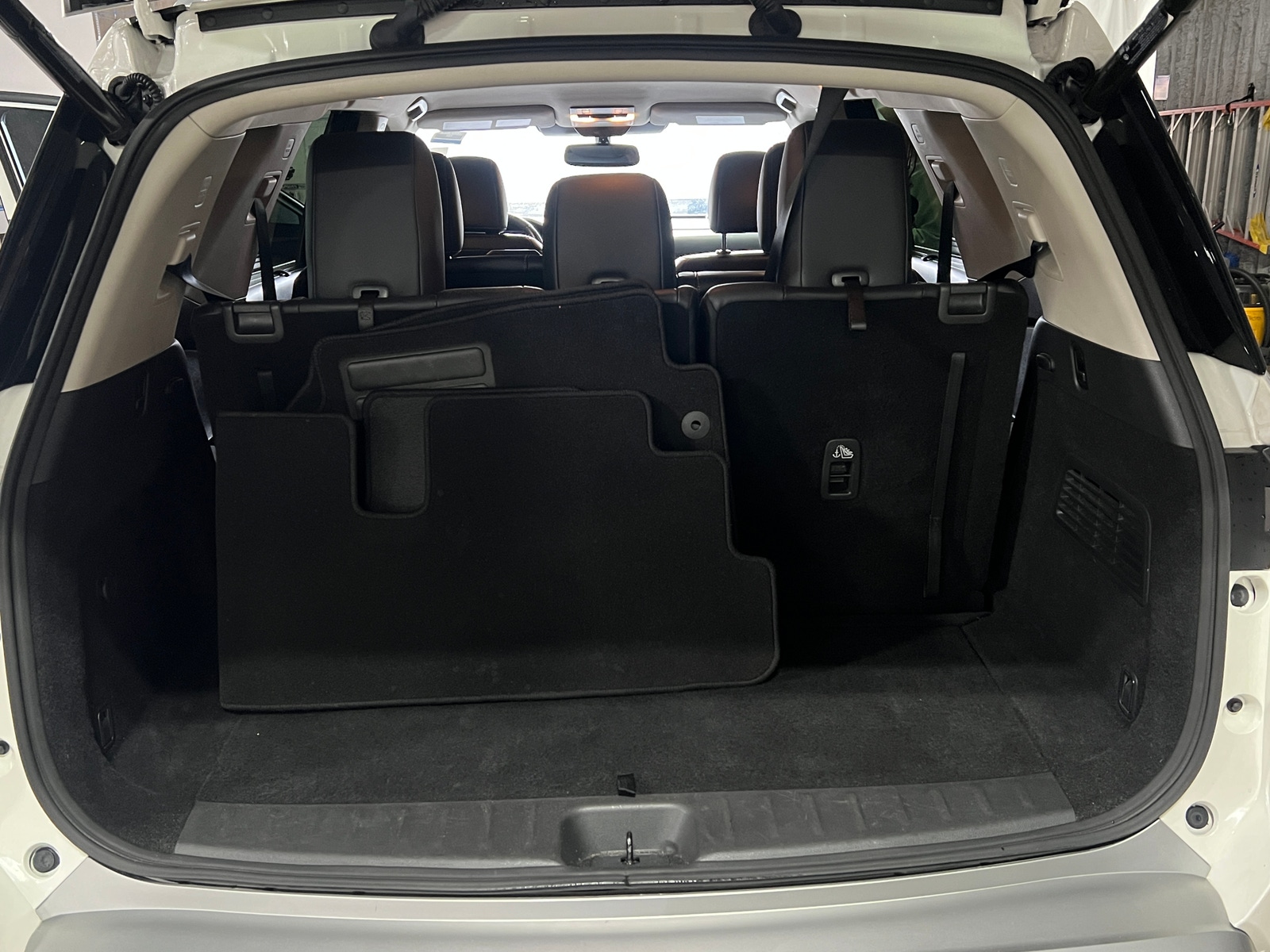 Thumbnail: 2022 Nissan Pathfinder - 6