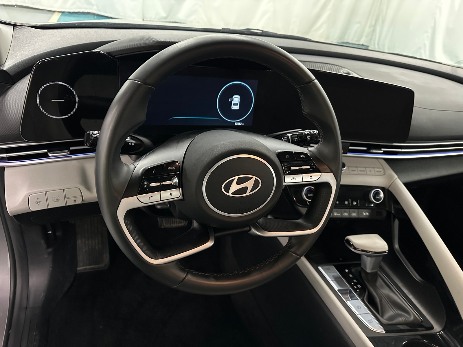 Thumbnail: 2025 Hyundai Elantra - 4