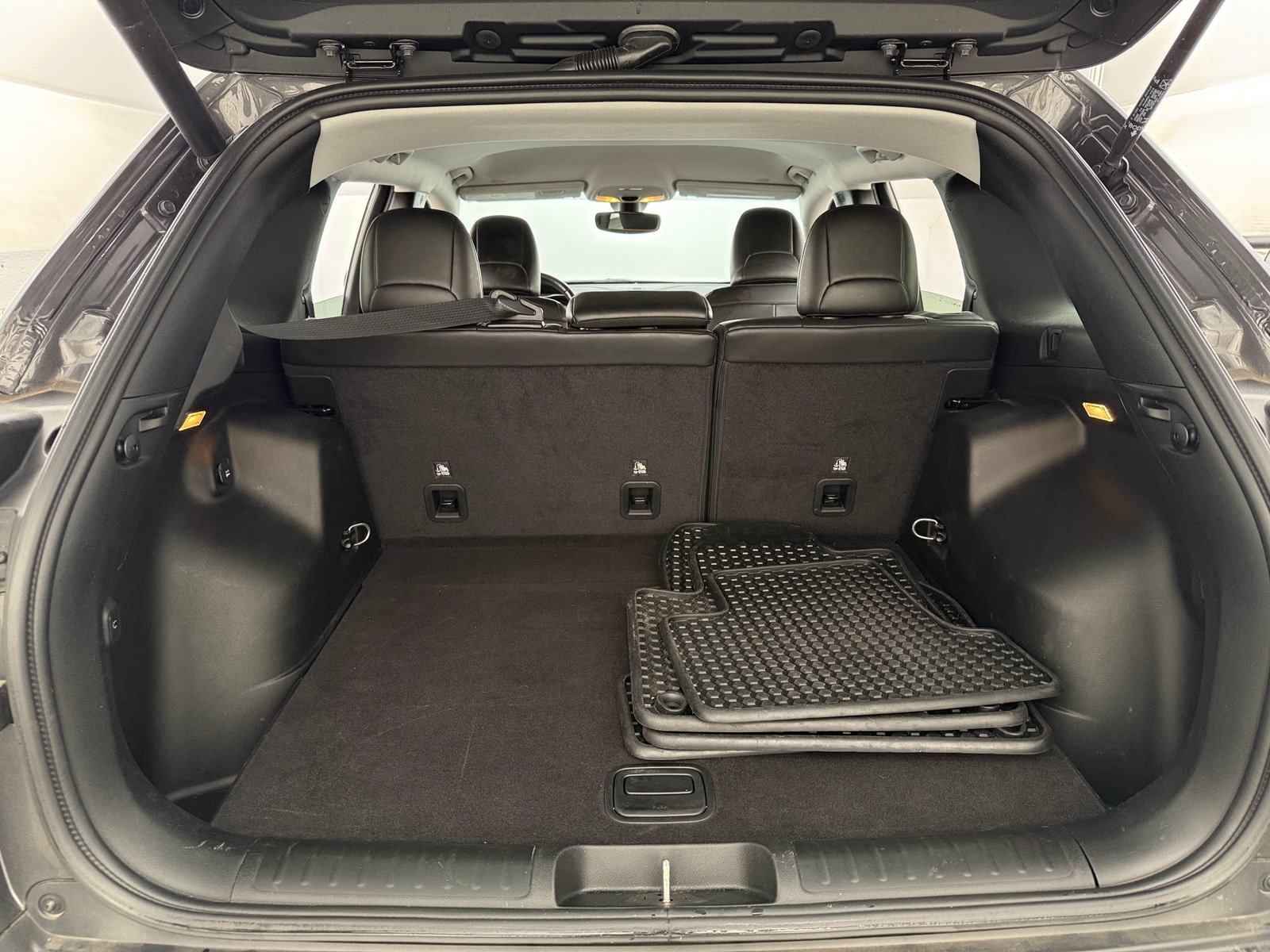 Thumbnail: 2020 Jeep Cherokee - 7