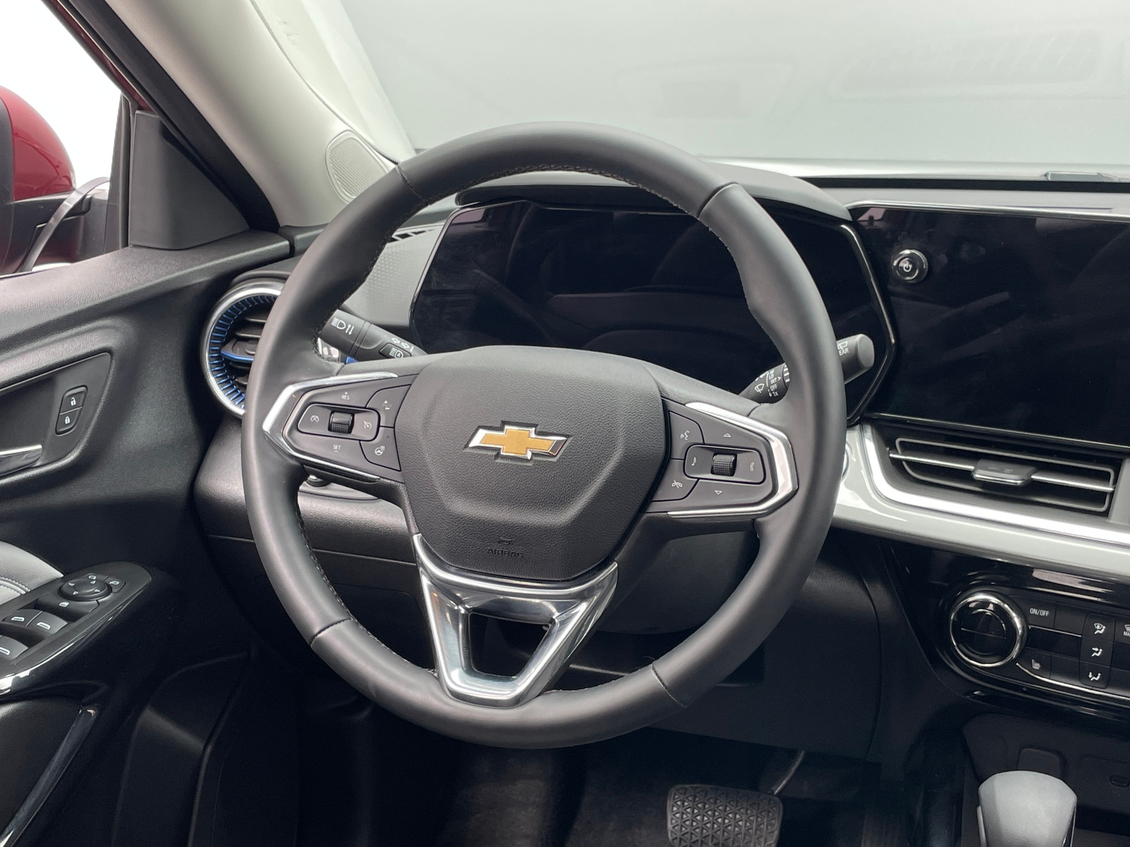 Thumbnail: 2025 Chevrolet Trax - 5