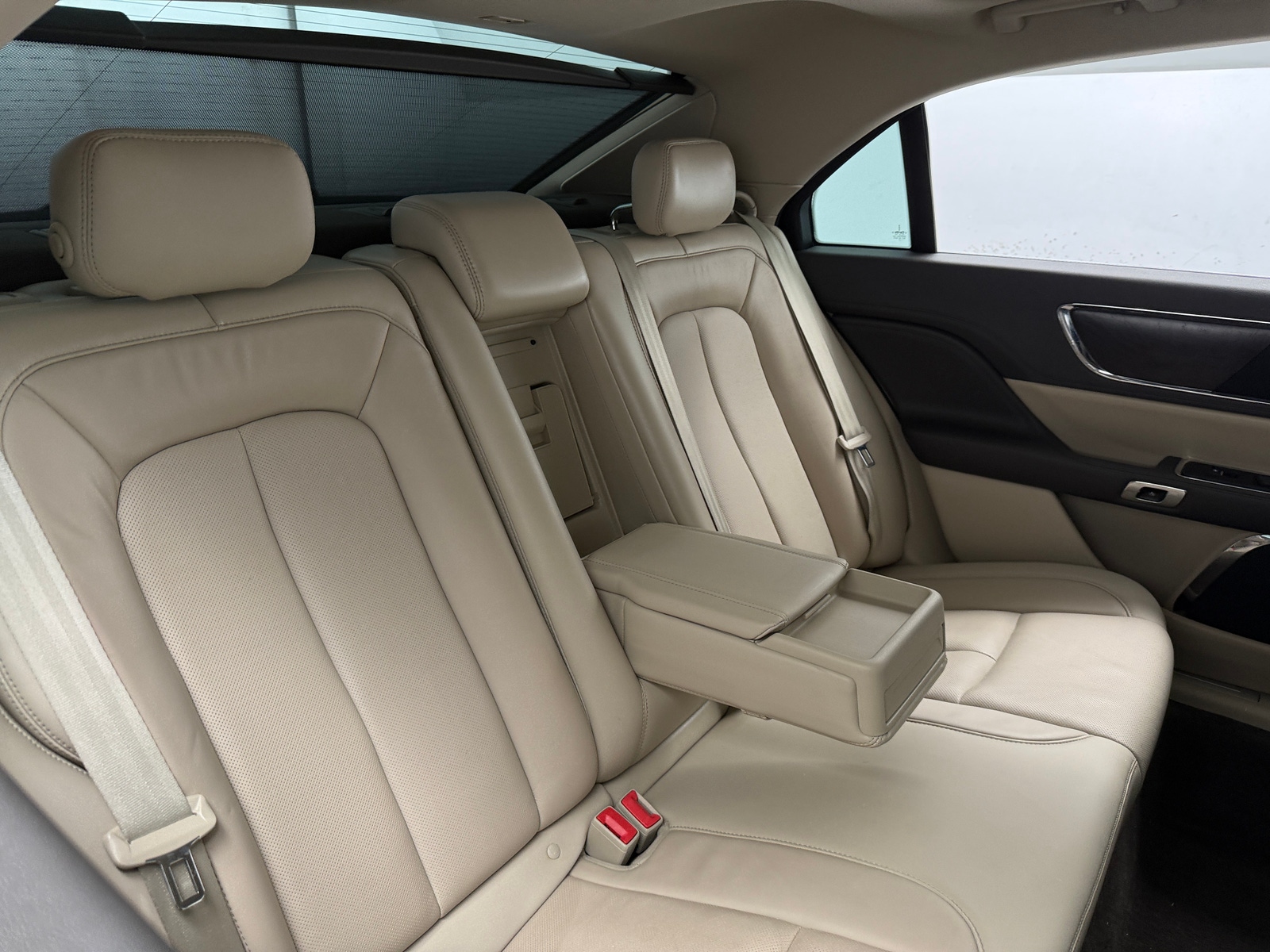 Thumbnail: 2017 Lincoln Continental - 5