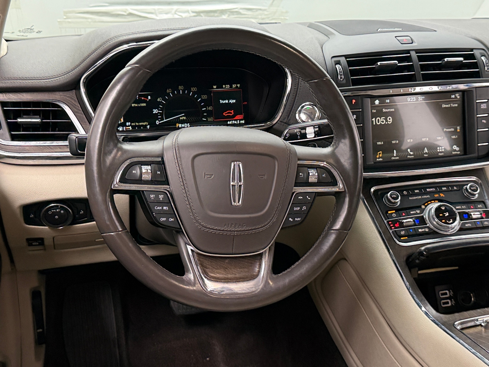 Thumbnail: 2017 Lincoln Continental - 4