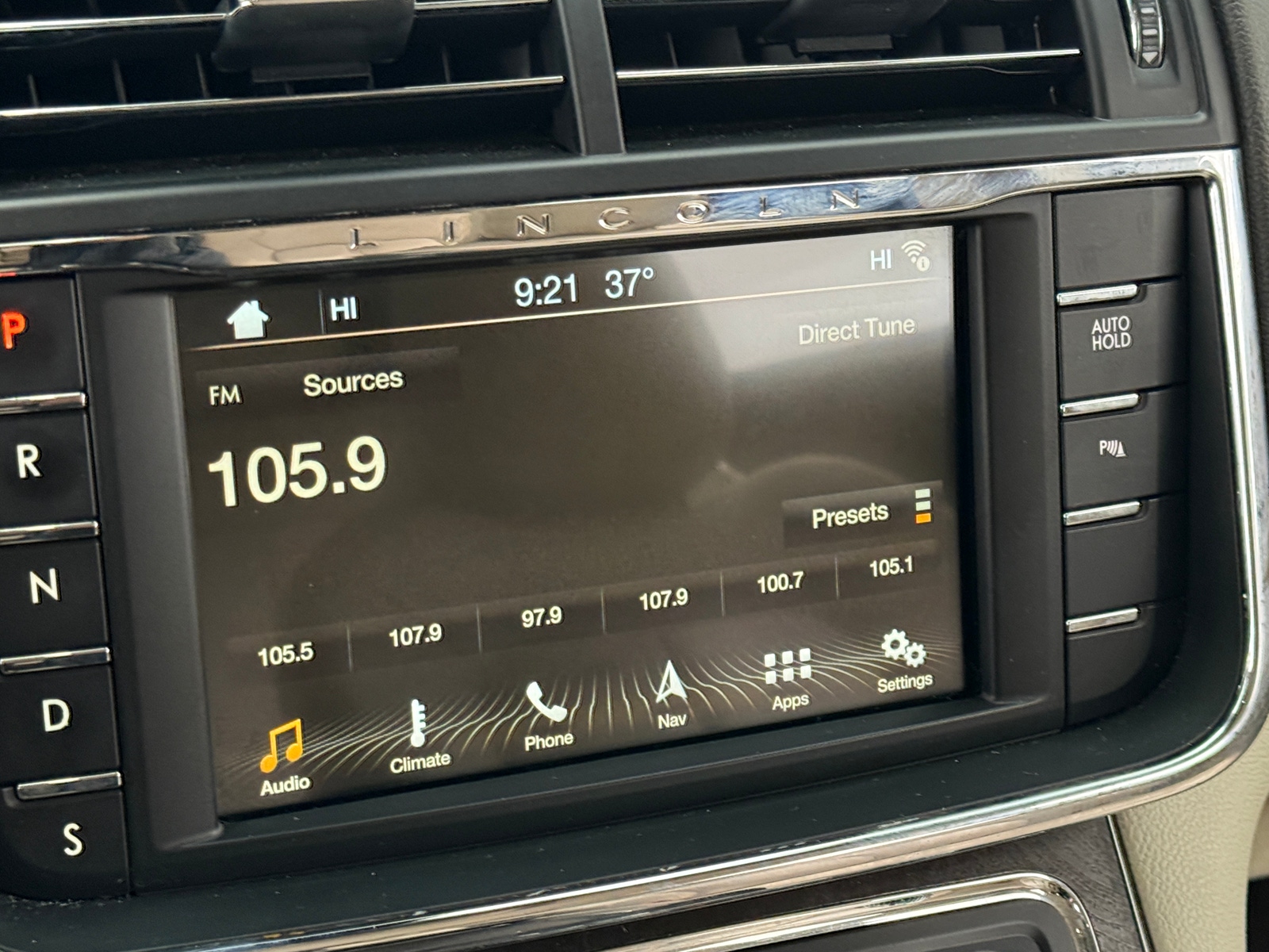 Thumbnail: 2017 Lincoln Continental - 3