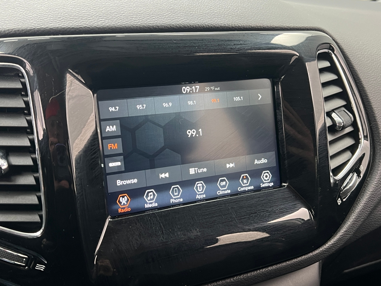 Thumbnail: 2021 Jeep Compass - 4