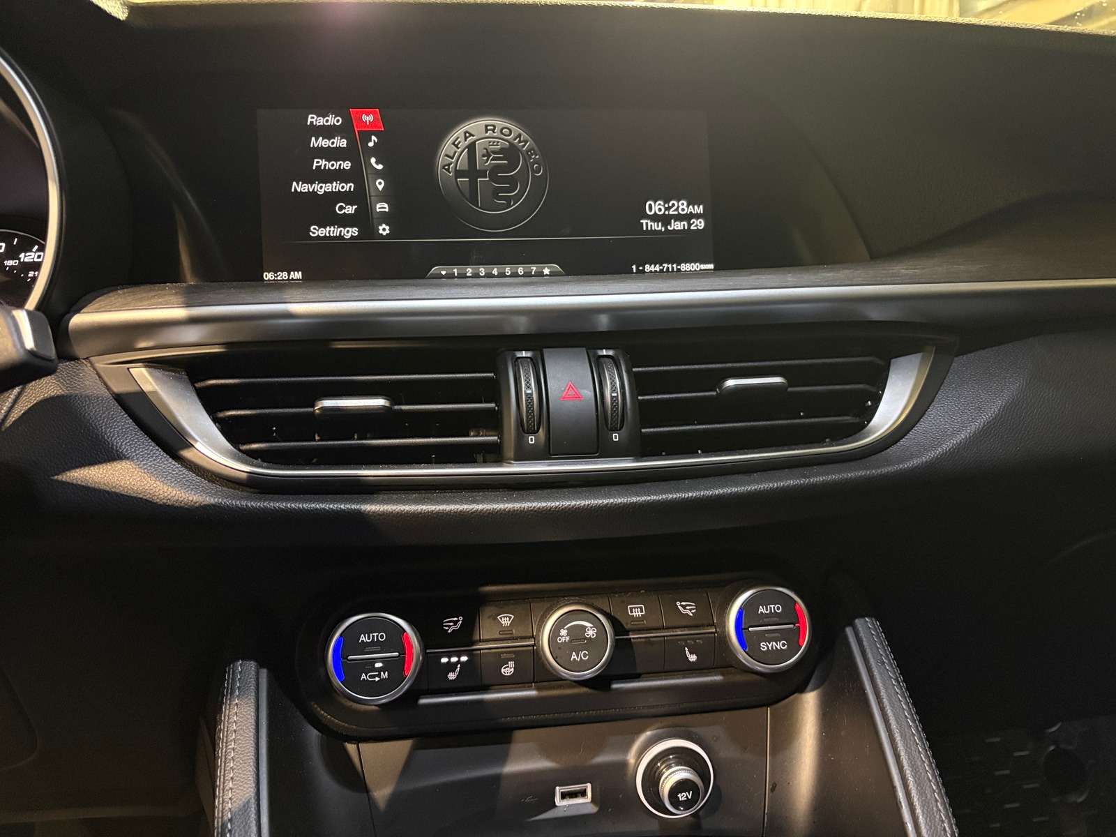 Thumbnail: 2018 Alfa Romeo Stelvio - 3