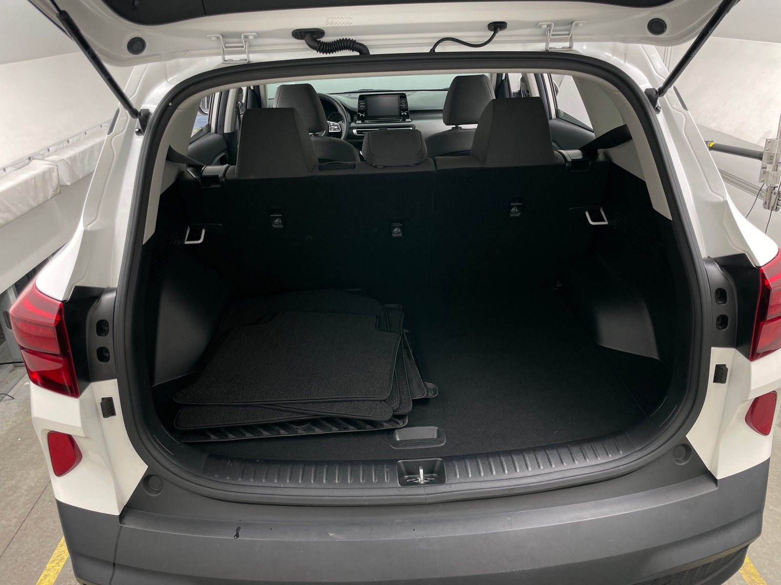 Thumbnail: 2022 Kia Seltos - 7