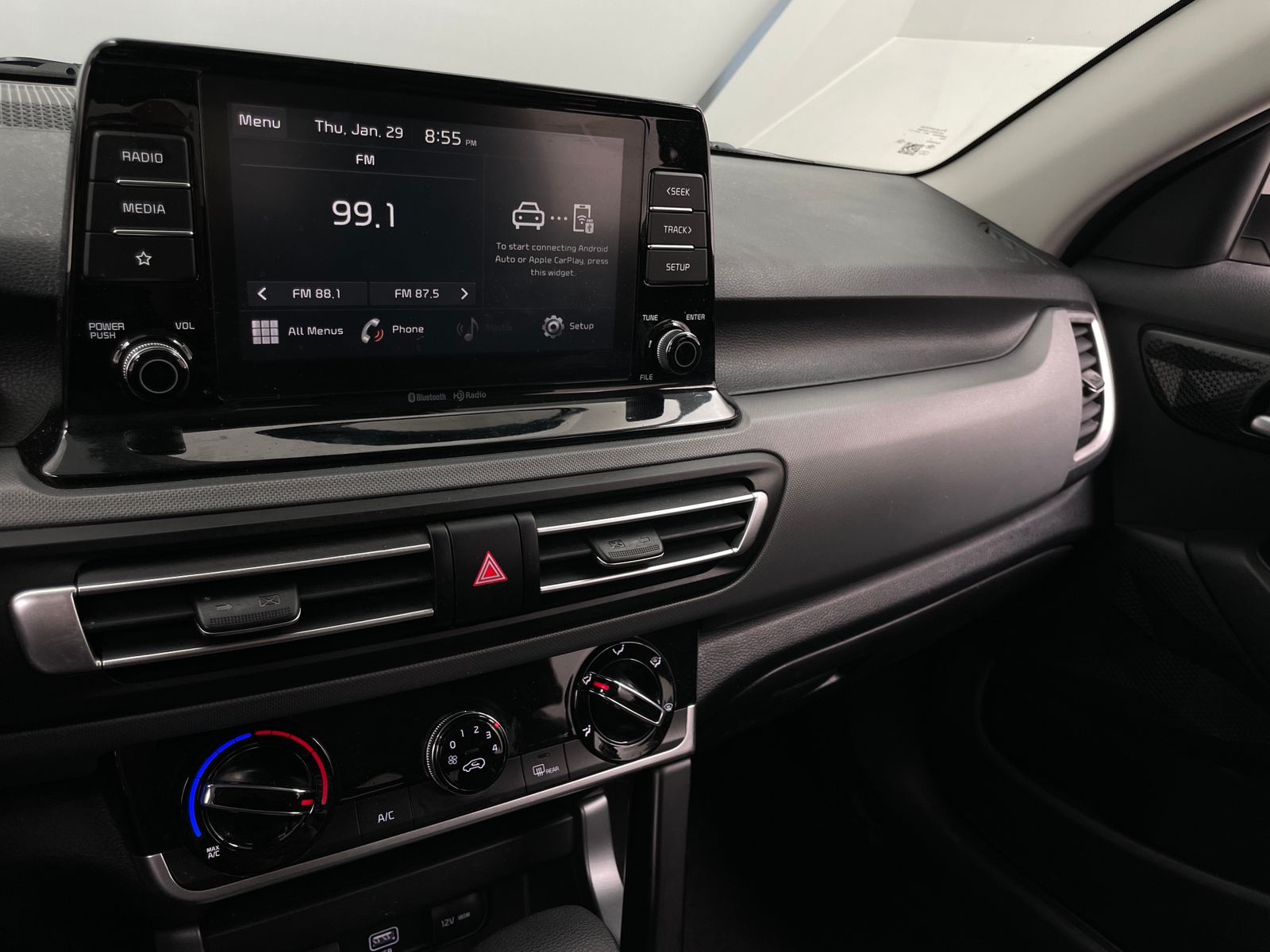 Thumbnail: 2022 Kia Seltos - 4