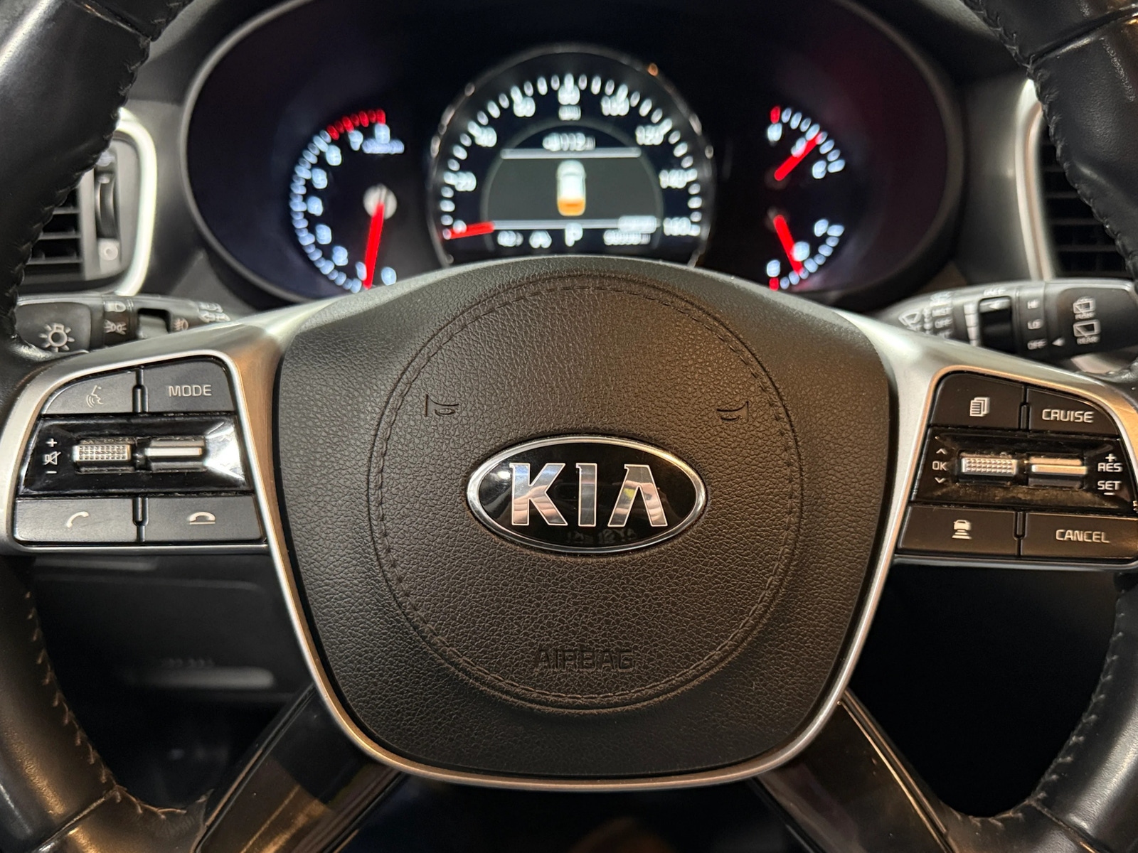 Thumbnail: 2019 Kia Sorento - 4