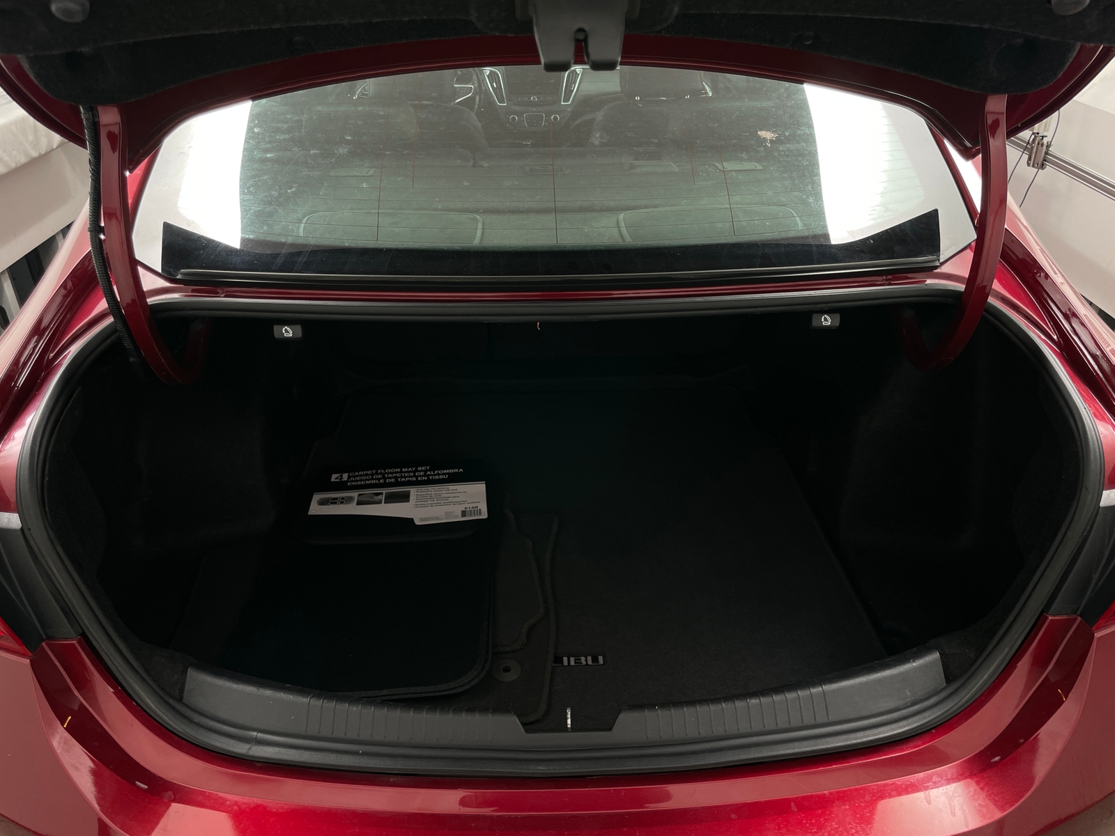 Thumbnail: 2018 Chevrolet Malibu - 6