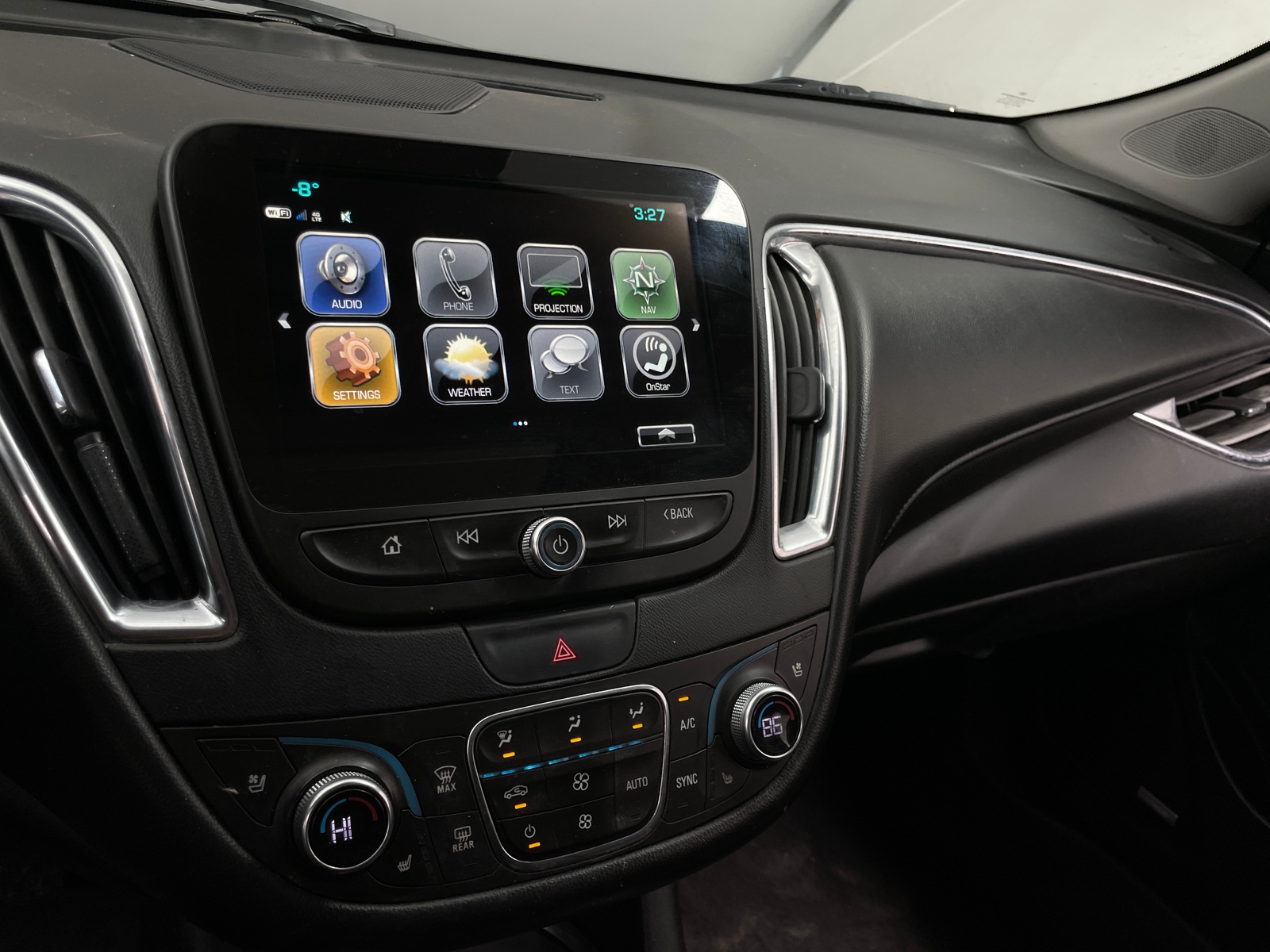 Thumbnail: 2018 Chevrolet Malibu - 3