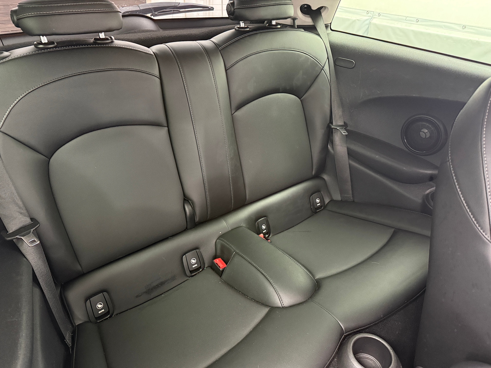 Thumbnail: 2016 MINI Cooper Hardtop - 5